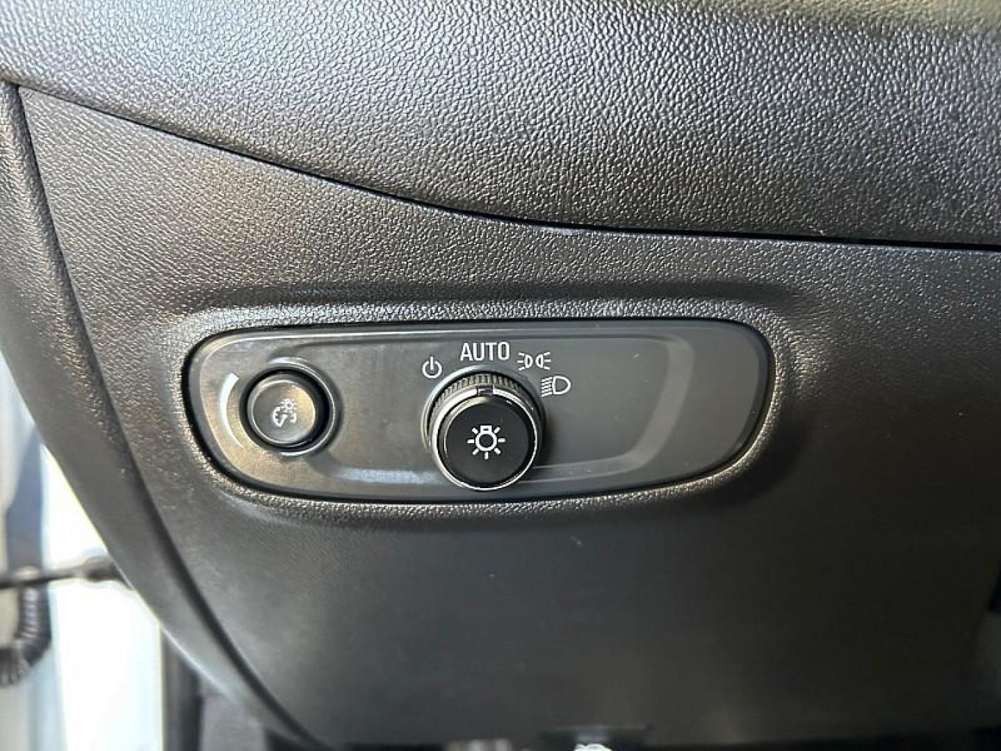 2023 WHITE Chevrolet Equinox (3GNAXKEG8PS) with an 4-Cyl Turbo 1.5 Liter engine, Automatic 6-Spd w/Overdrive transmission, located at 412 Auto Vista Drive, Palmdale, CA, 93551, (661) 945-0620, 34.592636, -118.136681 - Photo#22