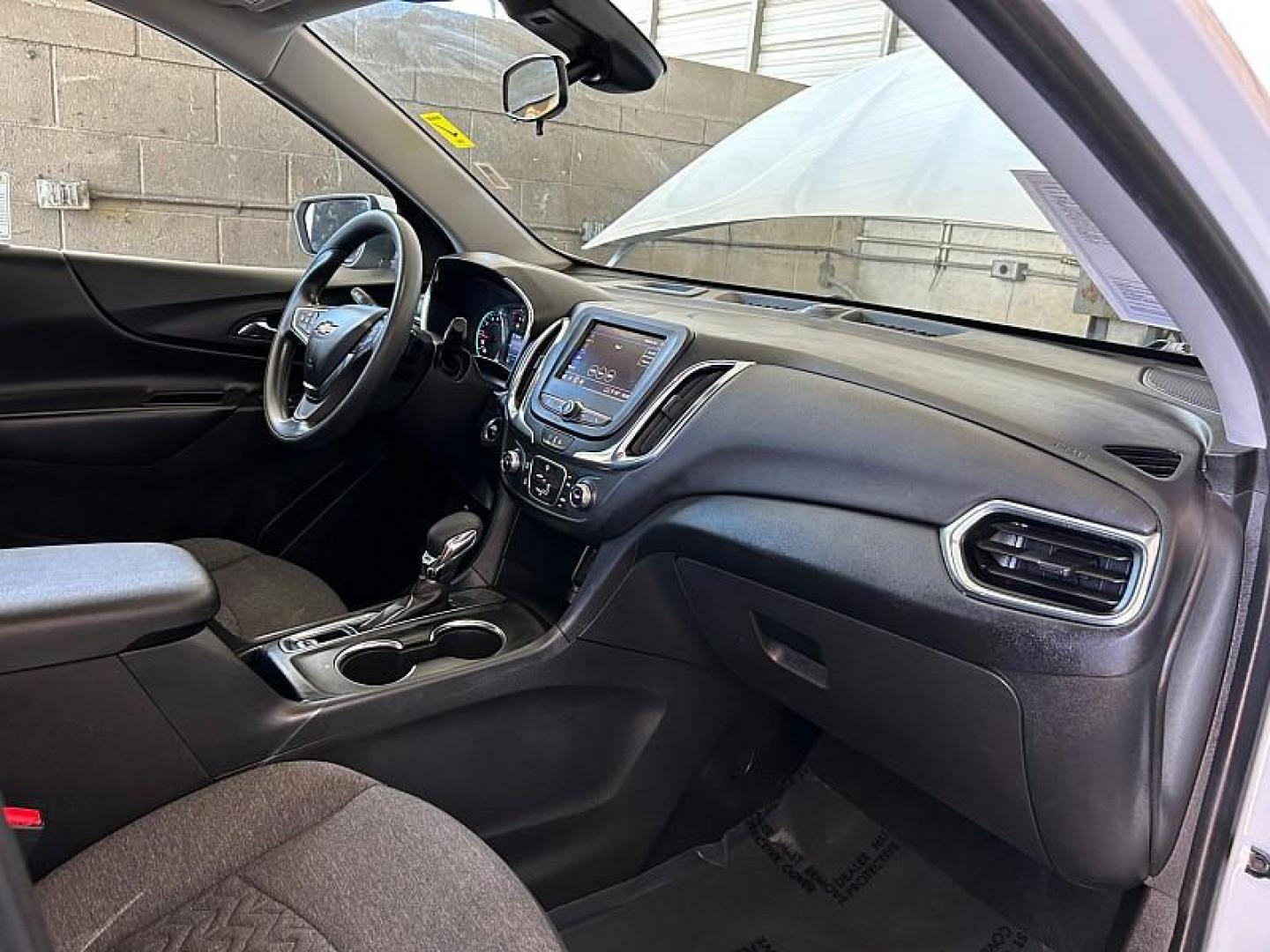 2023 WHITE Chevrolet Equinox (3GNAXKEG8PS) with an 4-Cyl Turbo 1.5 Liter engine, Automatic 6-Spd w/Overdrive transmission, located at 412 Auto Vista Drive, Palmdale, CA, 93551, (661) 945-0620, 34.592636, -118.136681 - Photo#27