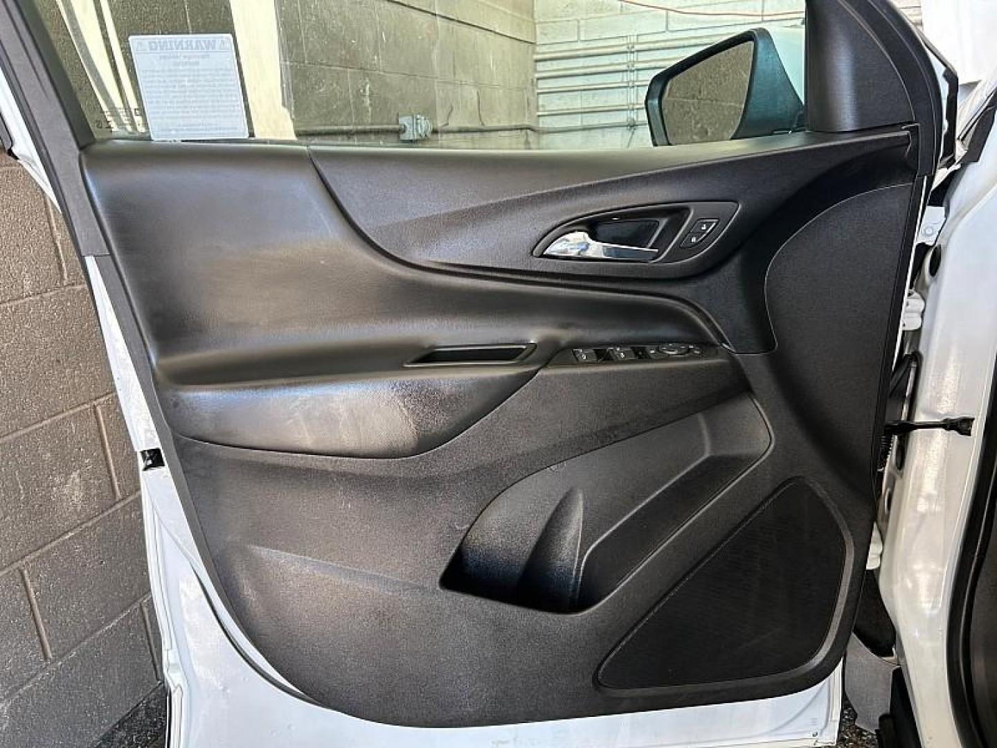 2023 WHITE Chevrolet Equinox (3GNAXKEG8PS) with an 4-Cyl Turbo 1.5 Liter engine, Automatic 6-Spd w/Overdrive transmission, located at 412 Auto Vista Drive, Palmdale, CA, 93551, (661) 945-0620, 34.592636, -118.136681 - Photo#16