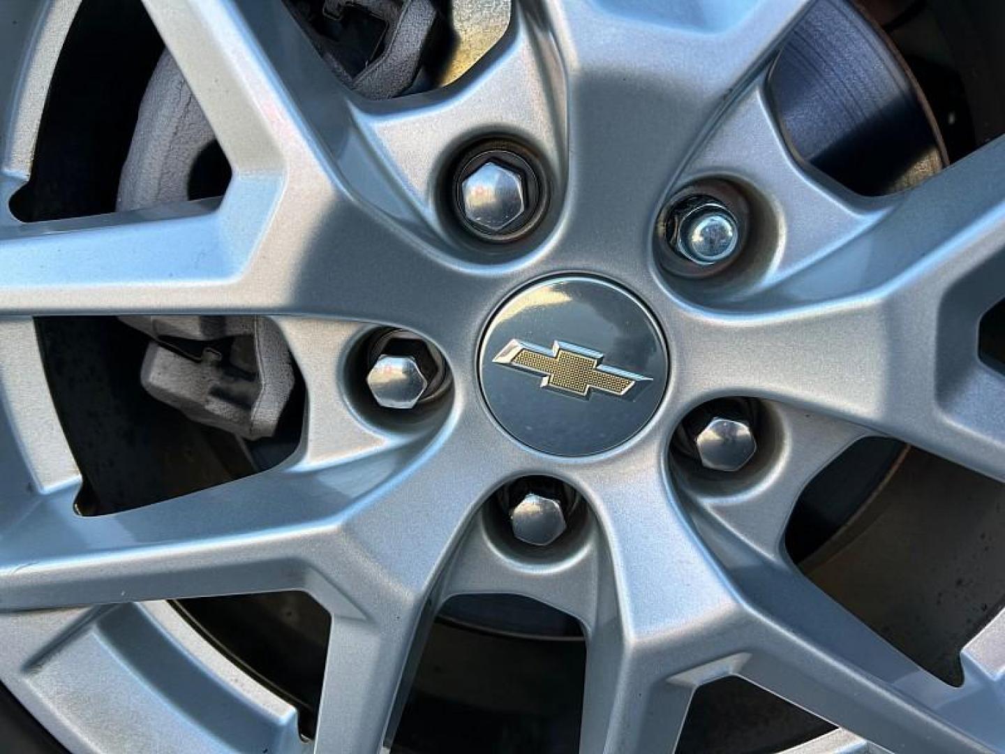 2023 WHITE Chevrolet Equinox (3GNAXKEG8PS) with an 4-Cyl Turbo 1.5 Liter engine, Automatic 6-Spd w/Overdrive transmission, located at 412 Auto Vista Drive, Palmdale, CA, 93551, (661) 945-0620, 34.592636, -118.136681 - Photo#14