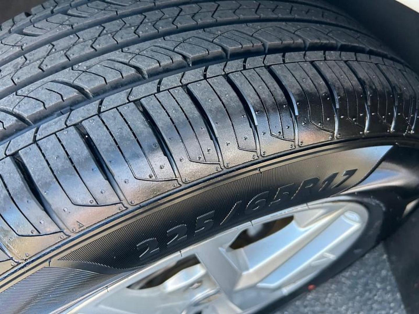 2023 WHITE Chevrolet Equinox (3GNAXKEG8PS) with an 4-Cyl Turbo 1.5 Liter engine, Automatic 6-Spd w/Overdrive transmission, located at 412 Auto Vista Drive, Palmdale, CA, 93551, (661) 945-0620, 34.592636, -118.136681 - Photo#15