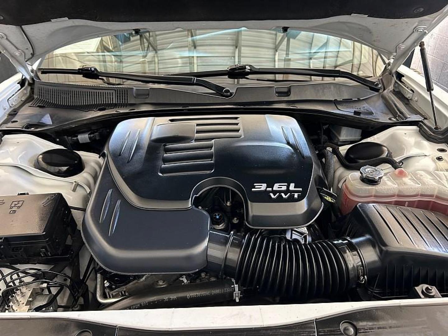 2023 WHITE Dodge Charger (2C3CDXBG9PH) with an V6 3.6 Liter engine, Automatic 8-Spd w/AutoStick transmission, located at 412 Auto Vista Drive, Palmdale, CA, 93551, (661) 945-0620, 34.592636, -118.136681 - Photo#31