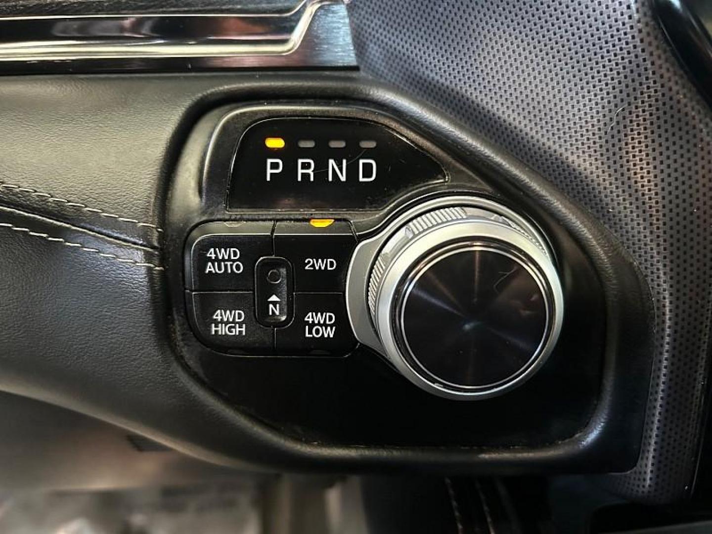 2022 WHITE Ram 1500 4WD (1C6SRFHT1NN) with an V8 HEMI 5.7 Liter engine, Automatic 8-Spd transmission, located at 412 Auto Vista Drive, Palmdale, CA, 93551, (661) 945-0620, 34.592636, -118.136681 - Photo#24