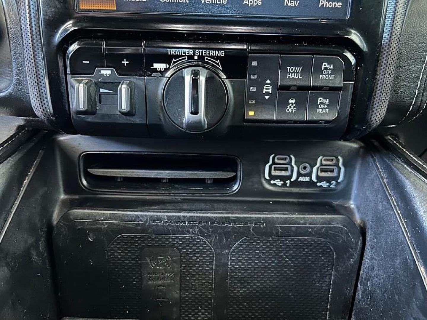 2022 WHITE Ram 1500 4WD (1C6SRFHT1NN) with an V8 HEMI 5.7 Liter engine, Automatic 8-Spd transmission, located at 412 Auto Vista Drive, Palmdale, CA, 93551, (661) 945-0620, 34.592636, -118.136681 - Photo#26