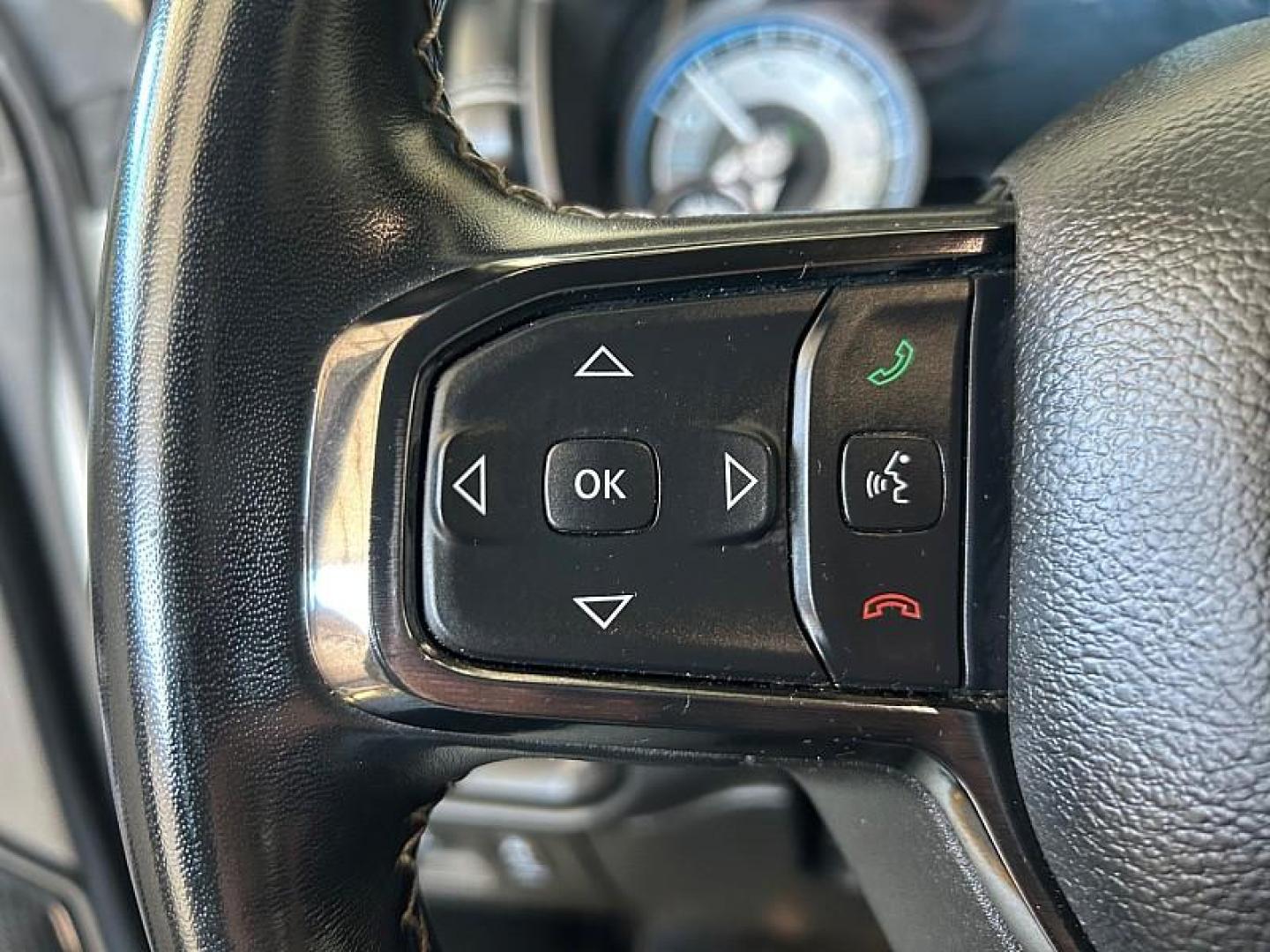 2022 WHITE Ram 1500 4WD (1C6SRFHT1NN) with an V8 HEMI 5.7 Liter engine, Automatic 8-Spd transmission, located at 412 Auto Vista Drive, Palmdale, CA, 93551, (661) 945-0620, 34.592636, -118.136681 - Photo#22