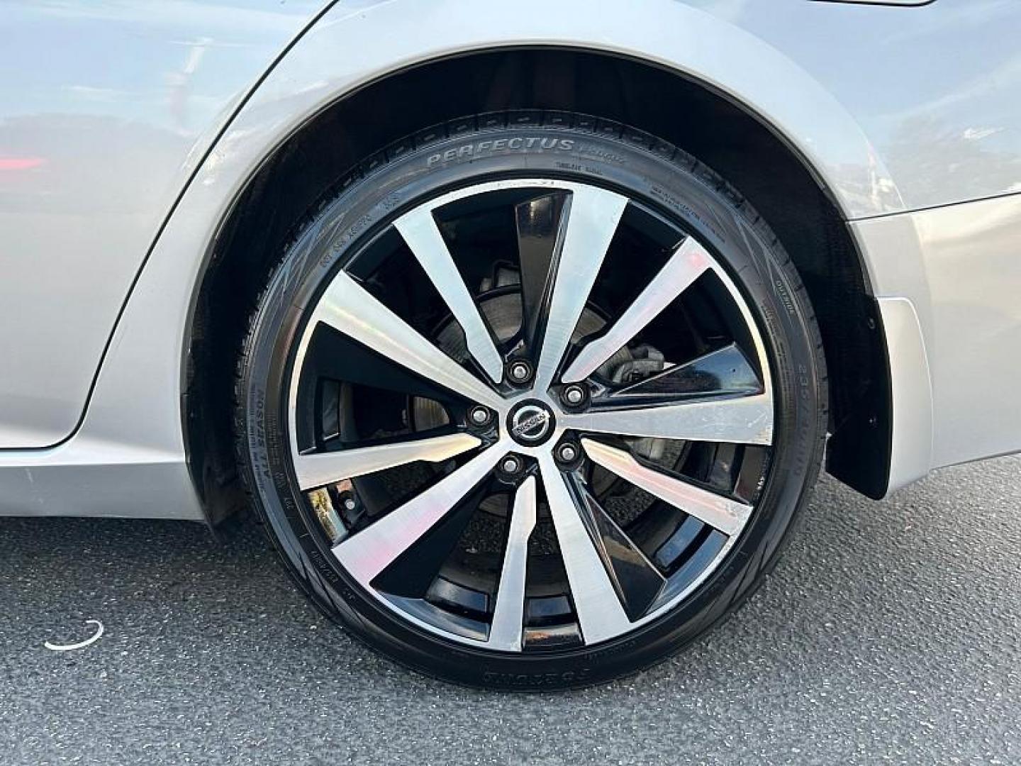 2020 GRAY Nissan Altima (1N4BL4FV9LN) with an 4-Cyl 2.5 Liter engine, Automatic Xtronic CVT transmission, located at 412 Auto Vista Drive, Palmdale, CA, 93551, (661) 945-0620, 34.592636, -118.136681 - Photo#12