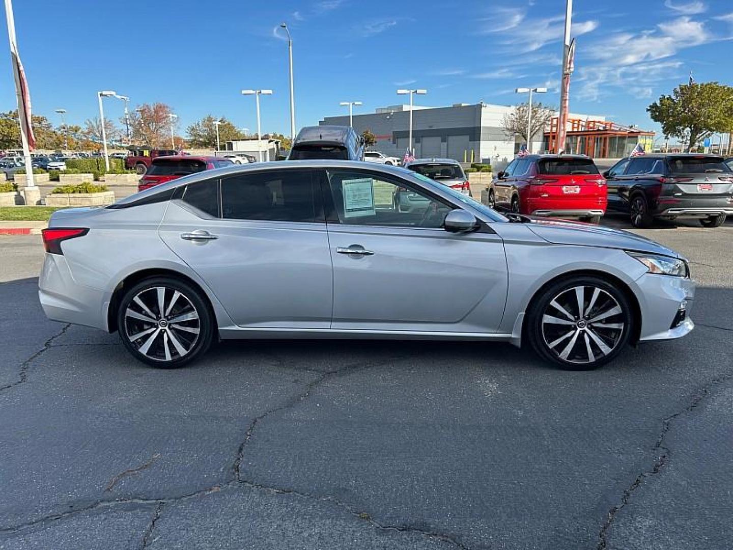 2020 GRAY Nissan Altima (1N4BL4FV9LN) with an 4-Cyl 2.5 Liter engine, Automatic Xtronic CVT transmission, located at 412 Auto Vista Drive, Palmdale, CA, 93551, (661) 945-0620, 34.592636, -118.136681 - Photo#11