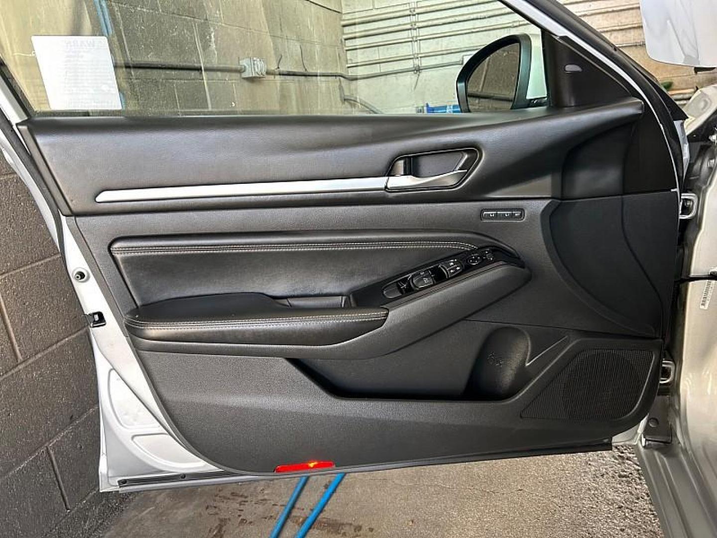 2020 GRAY Nissan Altima (1N4BL4FV9LN) with an 4-Cyl 2.5 Liter engine, Automatic Xtronic CVT transmission, located at 412 Auto Vista Drive, Palmdale, CA, 93551, (661) 945-0620, 34.592636, -118.136681 - Photo#16