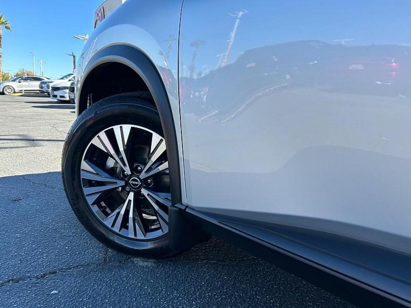2023 SILVER Nissan Rogue (JN8BT3BA4PW) with an 3-Cyl Turbo 1.5 Liter engine, Automatic CVT w/Xtronic transmission, located at 412 Auto Vista Drive, Palmdale, CA, 93551, (661) 945-0620, 34.592636, -118.136681 - Photo#7