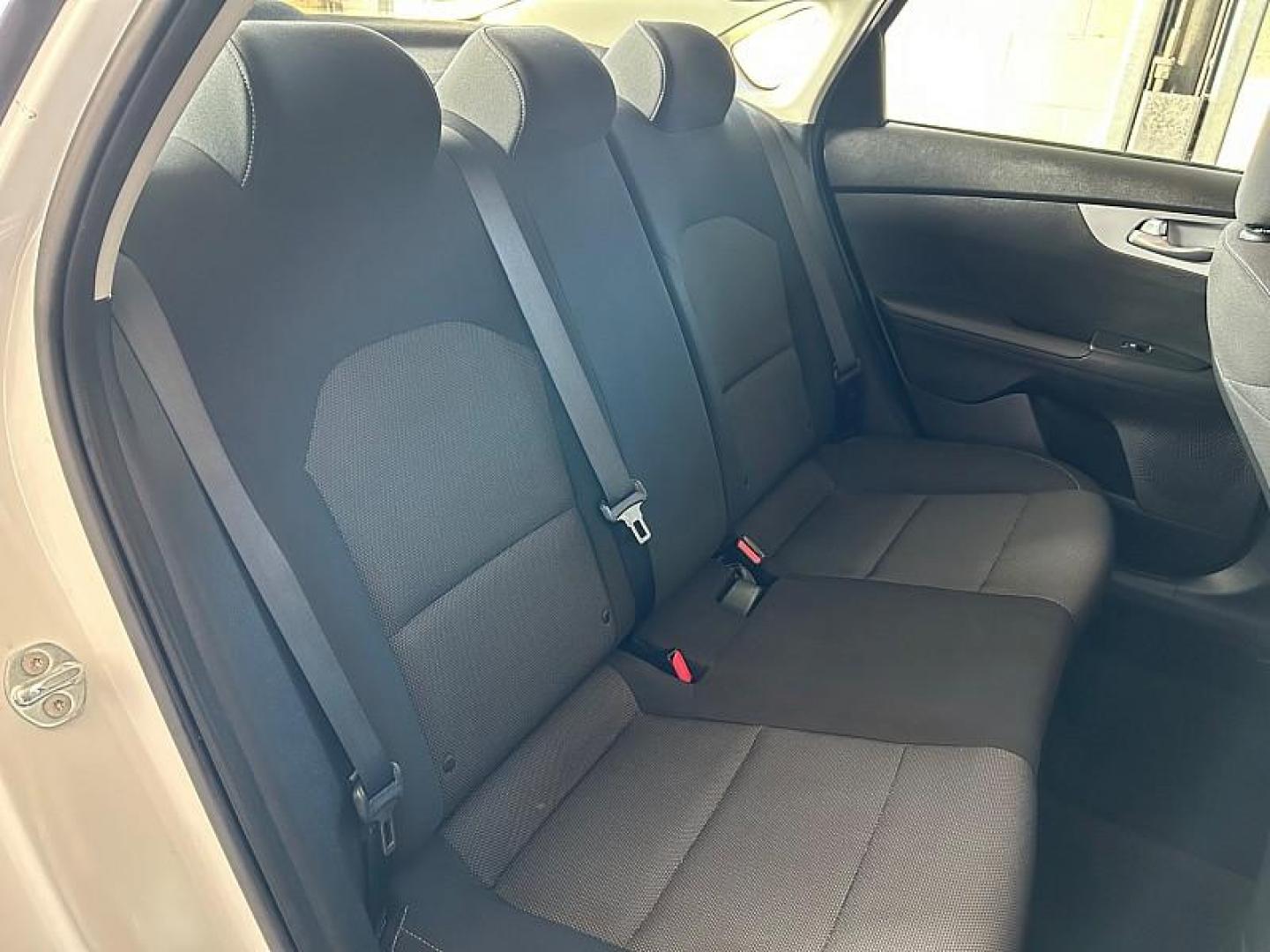 2023 WHITE Kia Forte (3KPF24AD6PE) with an 4-Cyl 2.0 Liter engine, Automatic IVT transmission, located at 412 Auto Vista Drive, Palmdale, CA, 93551, (661) 945-0620, 34.592636, -118.136681 - Photo#2