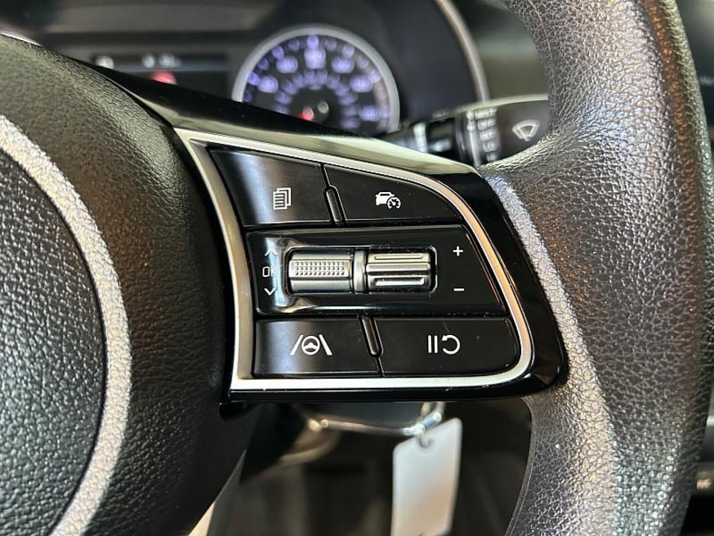 2023 WHITE Kia Forte (3KPF24AD6PE) with an 4-Cyl 2.0 Liter engine, Automatic IVT transmission, located at 412 Auto Vista Drive, Palmdale, CA, 93551, (661) 945-0620, 34.592636, -118.136681 - Photo#3