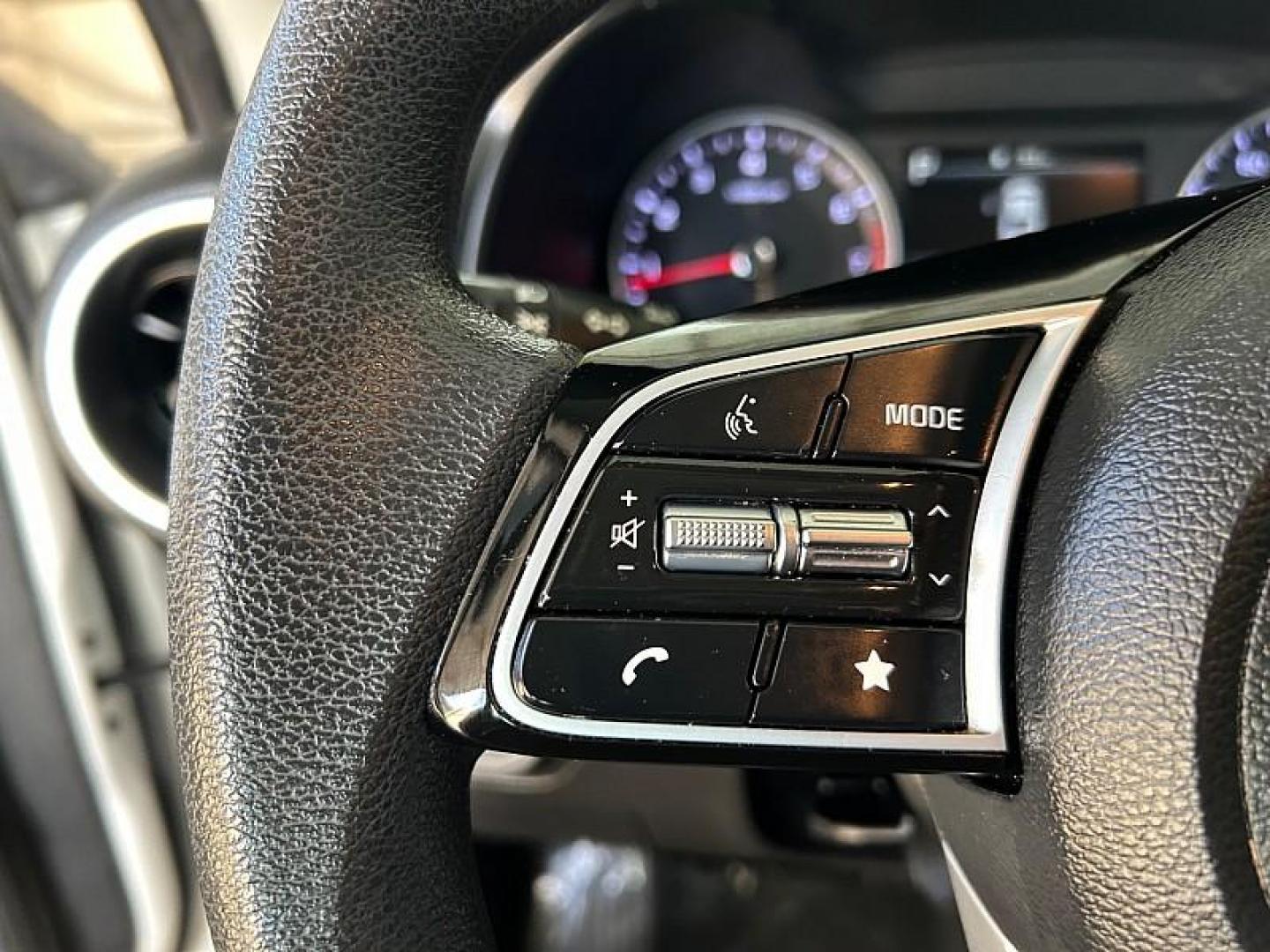 2023 WHITE Kia Forte (3KPF24AD6PE) with an 4-Cyl 2.0 Liter engine, Automatic IVT transmission, located at 412 Auto Vista Drive, Palmdale, CA, 93551, (661) 945-0620, 34.592636, -118.136681 - Photo#4