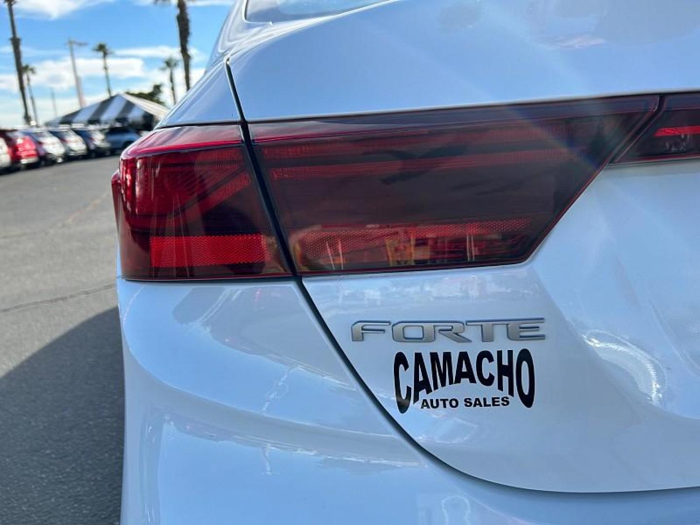2023 WHITE Kia Forte (3KPF24AD6PE) with an 4-Cyl 2.0 Liter engine, Automatic IVT transmission, located at 412 Auto Vista Drive, Palmdale, CA, 93551, (661) 945-0620, 34.592636, -118.136681 - Photo#19