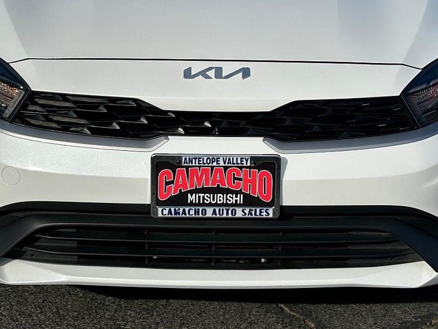 2023 WHITE Kia Forte (3KPF24AD6PE) with an 4-Cyl 2.0 Liter engine, Automatic IVT transmission, located at 412 Auto Vista Drive, Palmdale, CA, 93551, (661) 945-0620, 34.592636, -118.136681 - Photo#22