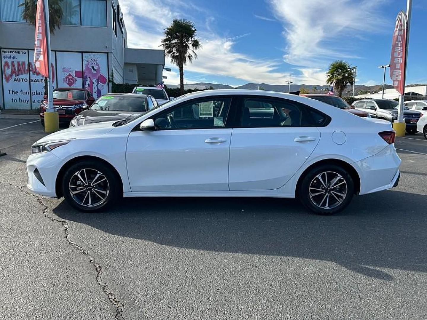 2023 WHITE Kia Forte (3KPF24AD6PE) with an 4-Cyl 2.0 Liter engine, Automatic IVT transmission, located at 412 Auto Vista Drive, Palmdale, CA, 93551, (661) 945-0620, 34.592636, -118.136681 - Photo#27