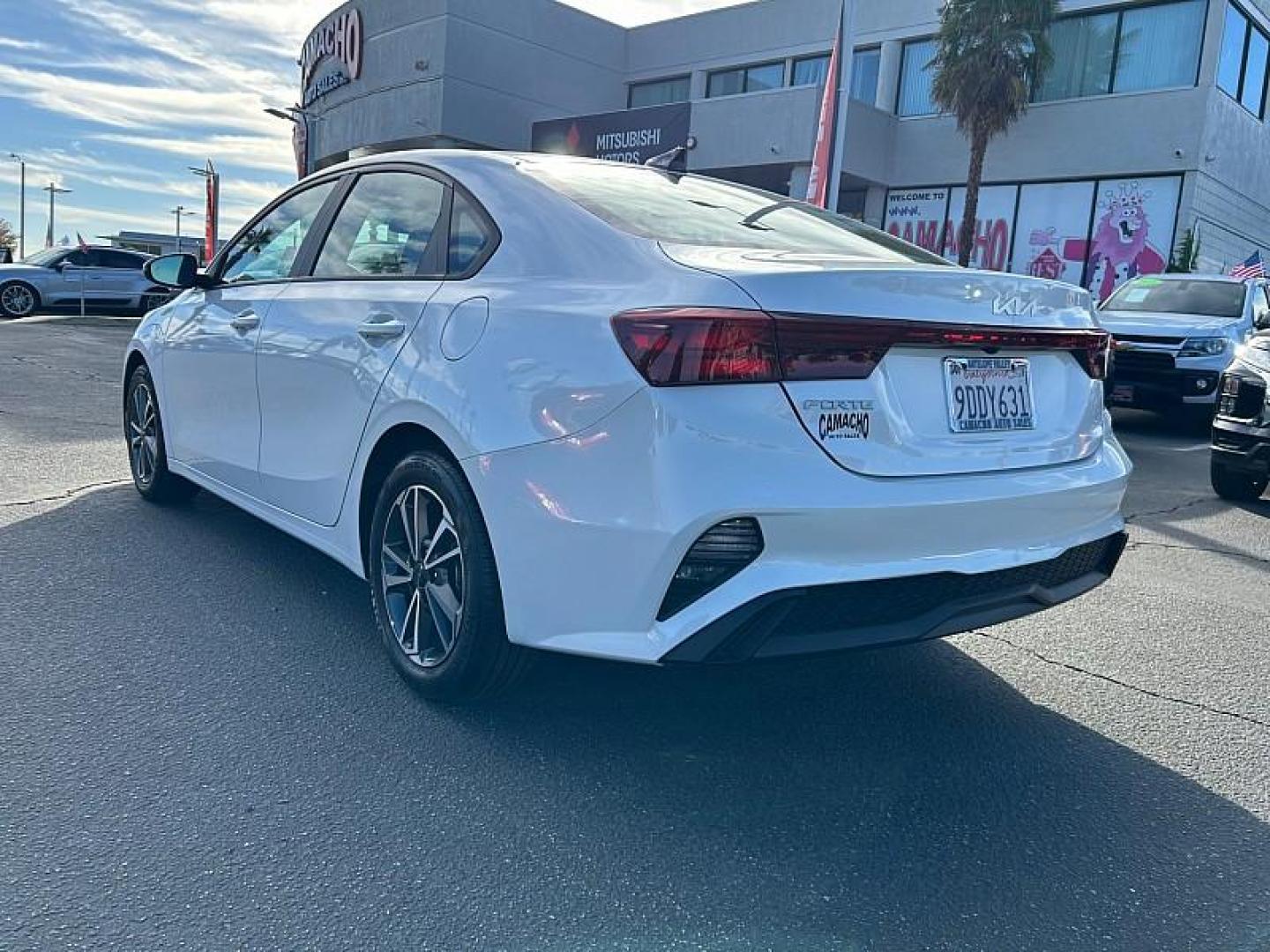 2023 WHITE Kia Forte (3KPF24AD6PE) with an 4-Cyl 2.0 Liter engine, Automatic IVT transmission, located at 412 Auto Vista Drive, Palmdale, CA, 93551, (661) 945-0620, 34.592636, -118.136681 - Photo#28
