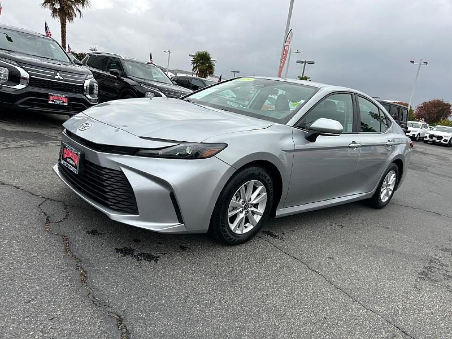 2025 SILVER Toyota Camry (4T1DAACK4SU) with an 4-Cyl Hybrid 2.5 Liter engine, Automatic CVT transmission, located at 412 Auto Vista Drive, Palmdale, CA, 93551, (661) 945-0620, 34.592636, -118.136681 - Photo#6