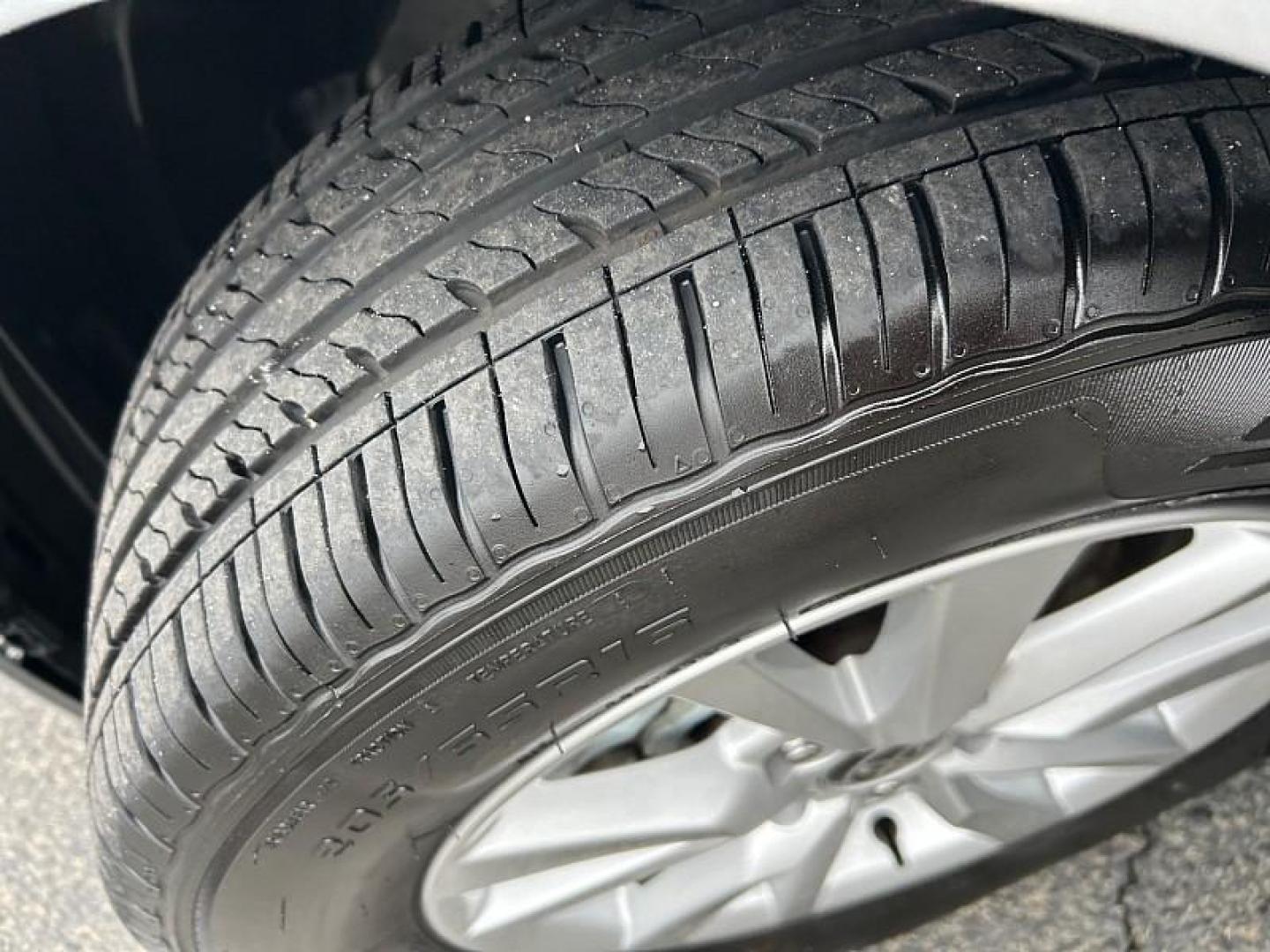 2025 SILVER Toyota Camry (4T1DAACK4SU) with an 4-Cyl Hybrid 2.5 Liter engine, Automatic CVT transmission, located at 412 Auto Vista Drive, Palmdale, CA, 93551, (661) 945-0620, 34.592636, -118.136681 - Photo#8