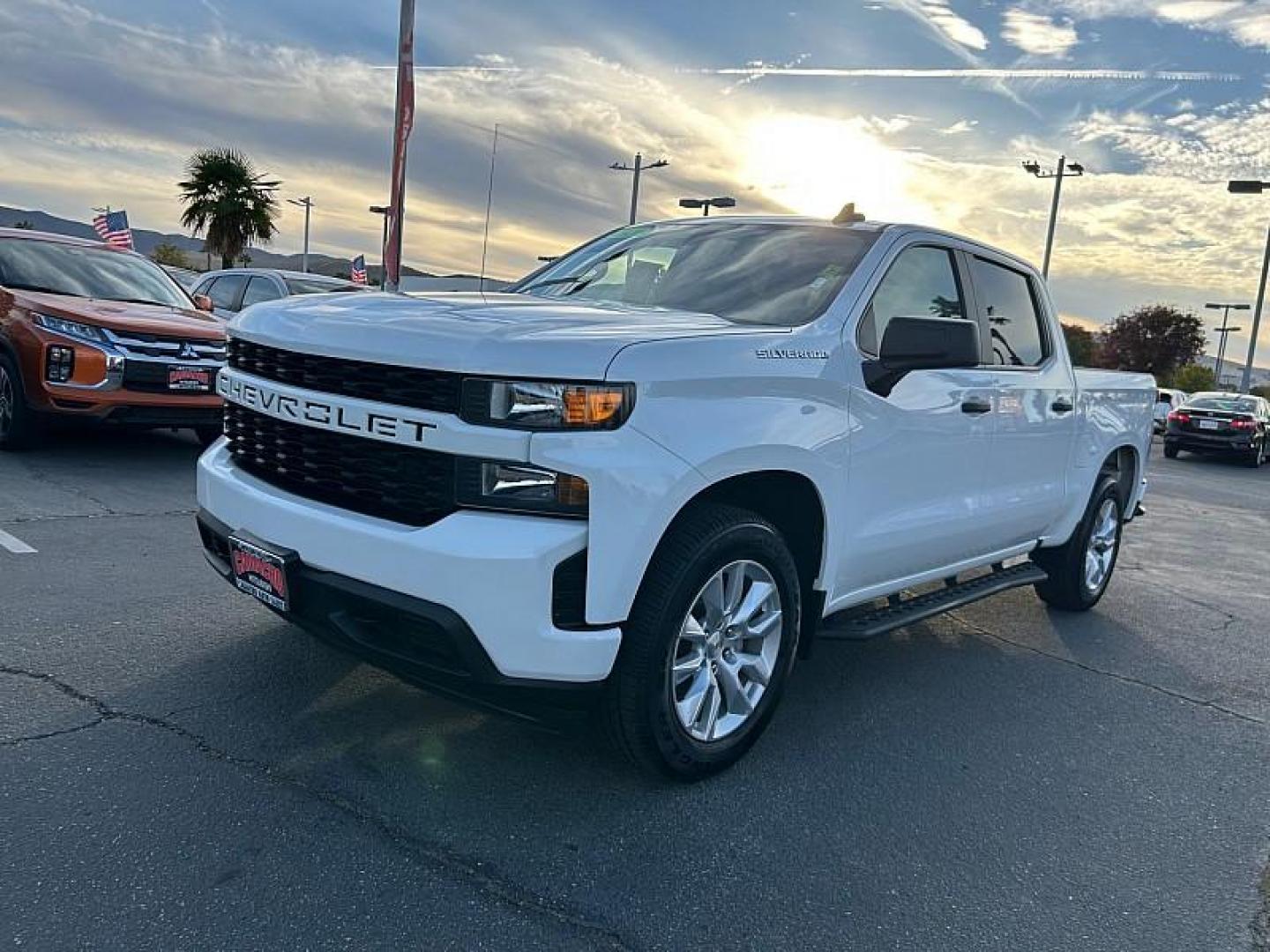2021 WHITE Chevrolet Silverado 1500 2WD (3GCPWBEK9MG) with an 2.7 Liter engine, Automatic transmission, located at 412 Auto Vista Drive, Palmdale, CA, 93551, (661) 945-0620, 34.592636, -118.136681 - Photo#2