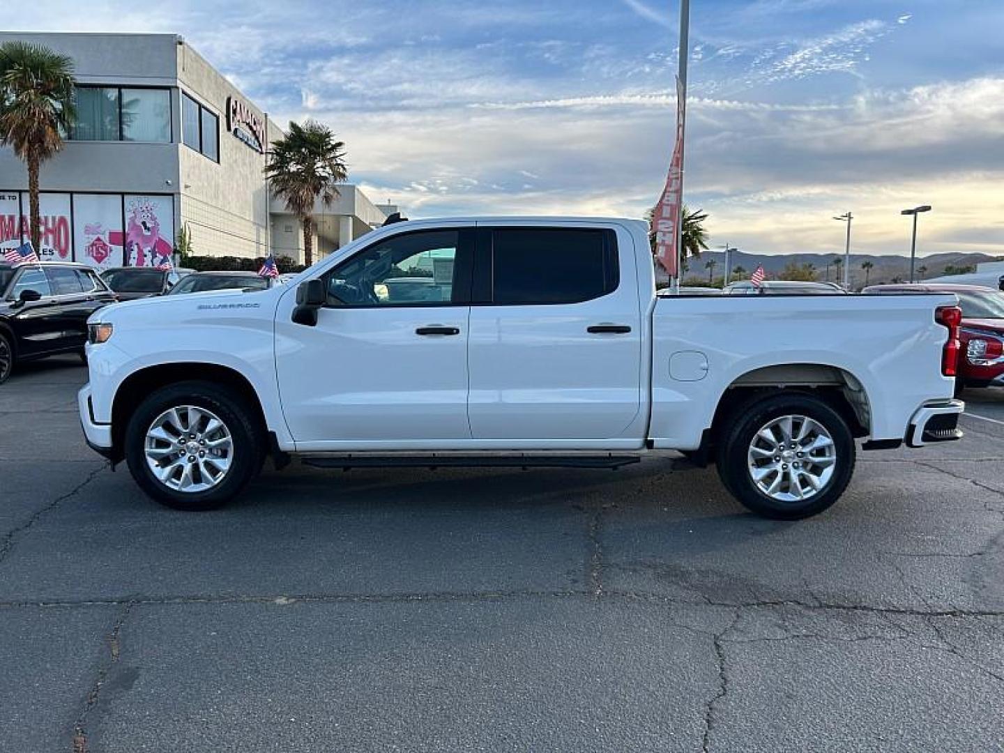 2021 WHITE Chevrolet Silverado 1500 2WD (3GCPWBEK9MG) with an 2.7 Liter engine, Automatic transmission, located at 412 Auto Vista Drive, Palmdale, CA, 93551, (661) 945-0620, 34.592636, -118.136681 - Photo#3