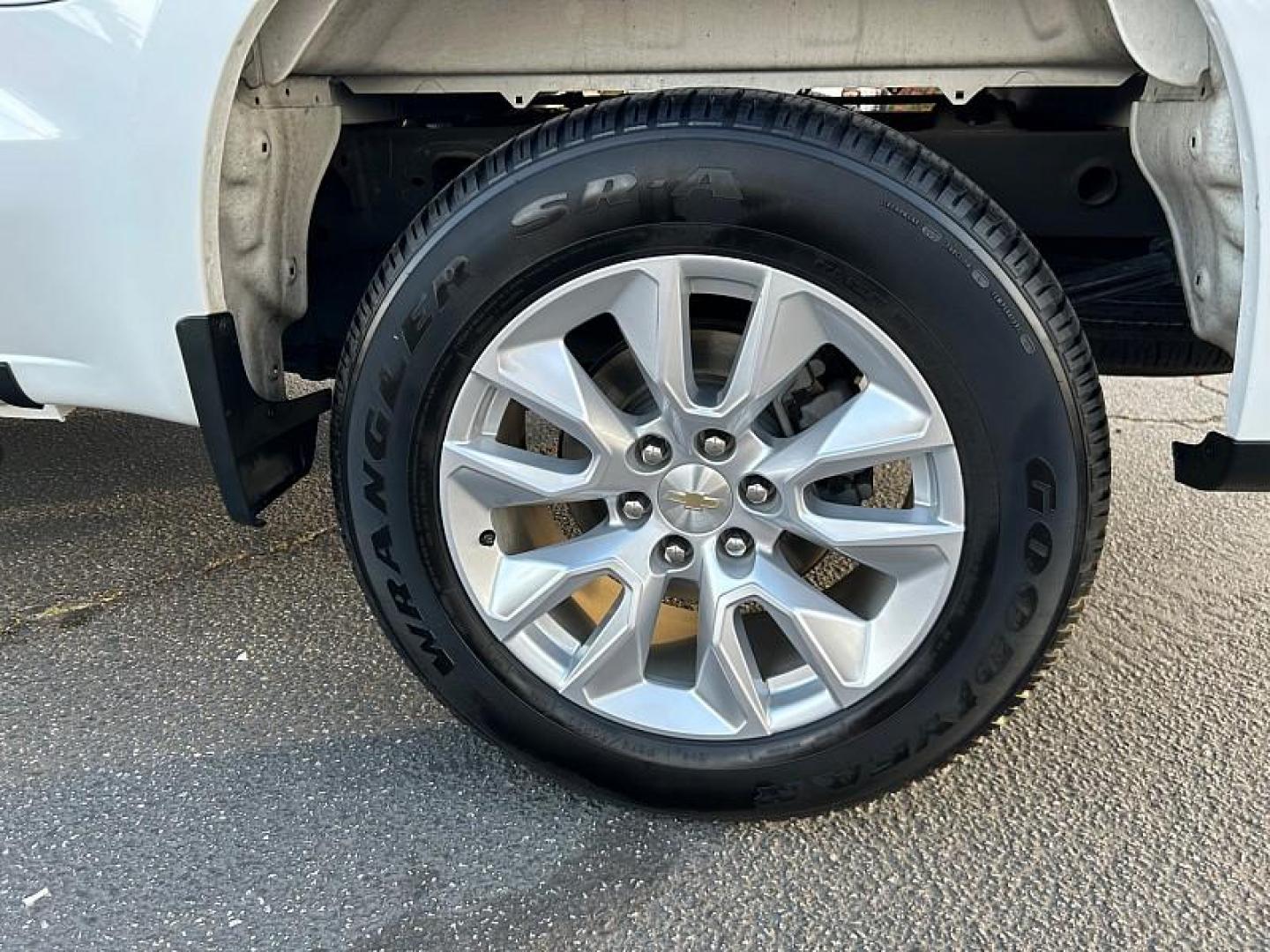 2021 WHITE Chevrolet Silverado 1500 2WD (3GCPWBEK9MG) with an 2.7 Liter engine, Automatic transmission, located at 412 Auto Vista Drive, Palmdale, CA, 93551, (661) 945-0620, 34.592636, -118.136681 - Photo#11