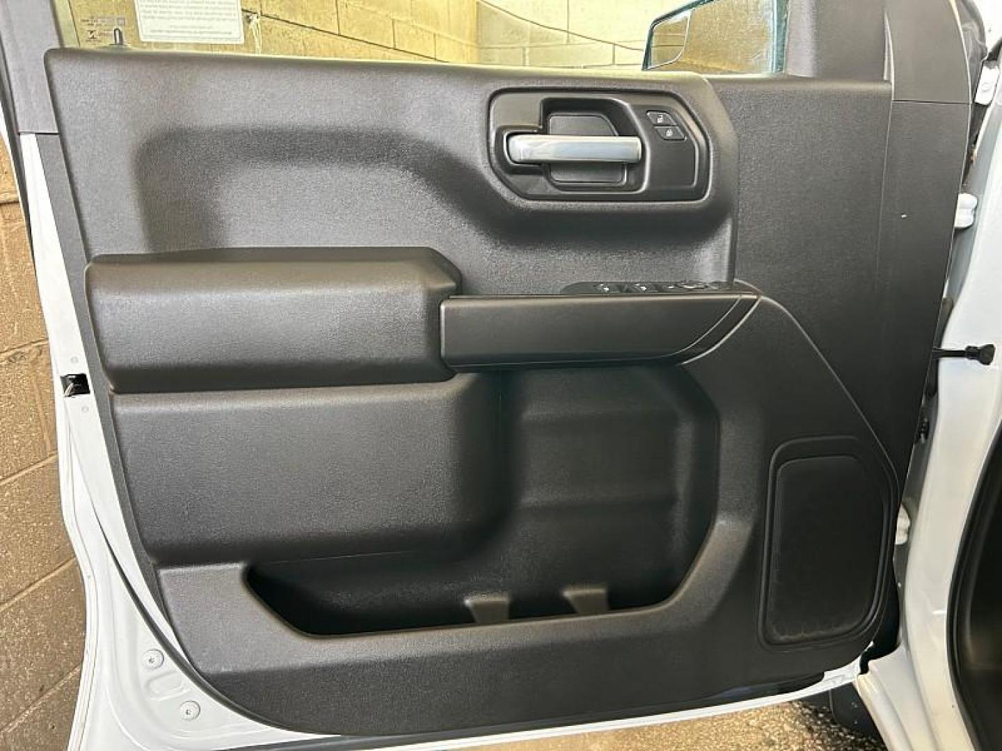 2021 WHITE Chevrolet Silverado 1500 2WD (3GCPWBEK9MG) with an 2.7 Liter engine, Automatic transmission, located at 412 Auto Vista Drive, Palmdale, CA, 93551, (661) 945-0620, 34.592636, -118.136681 - Photo#14