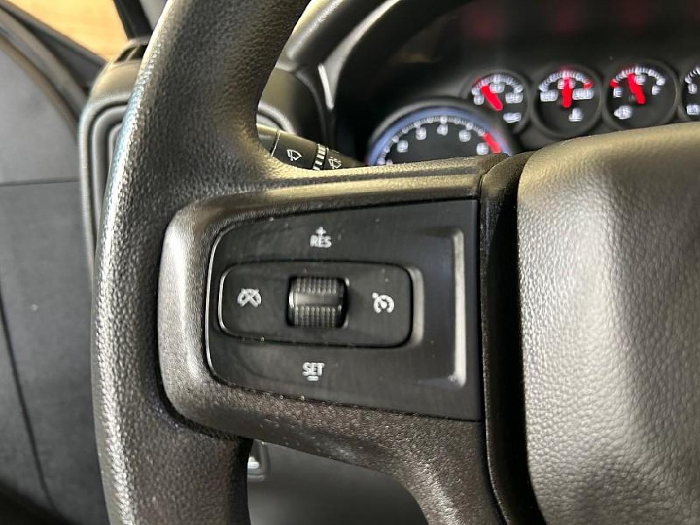 2021 WHITE Chevrolet Silverado 1500 2WD (3GCPWBEK9MG) with an 2.7 Liter engine, Automatic transmission, located at 412 Auto Vista Drive, Palmdale, CA, 93551, (661) 945-0620, 34.592636, -118.136681 - Photo#18