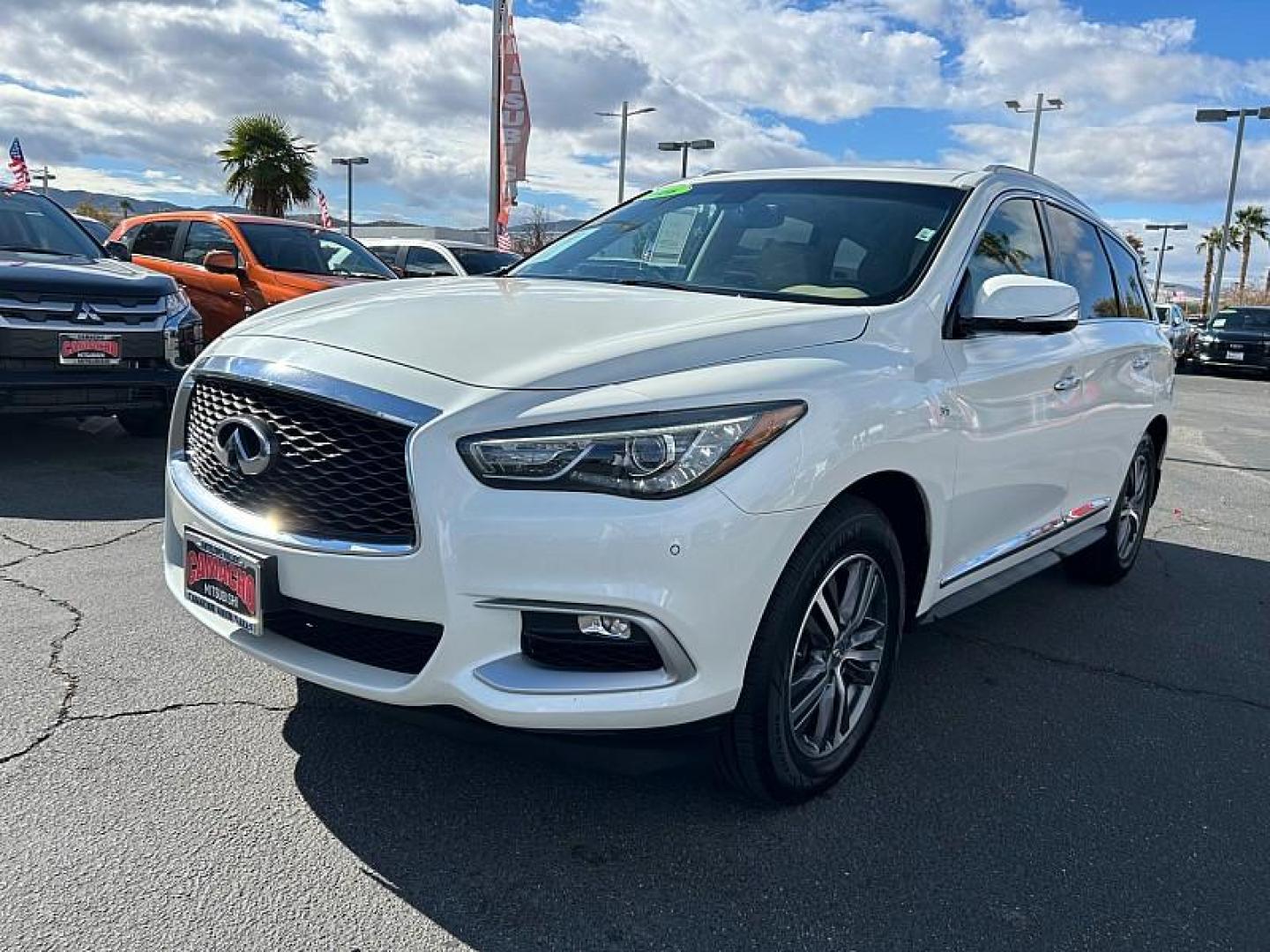 2016 WHITE INFINITI QX60 (5N1AL0MN8GC) with an V6 3.5 Liter engine, Auto CVT Manual Spt transmission, located at 412 Auto Vista Drive, Palmdale, CA, 93551, (661) 945-0620, 34.592636, -118.136681 - Photo#6