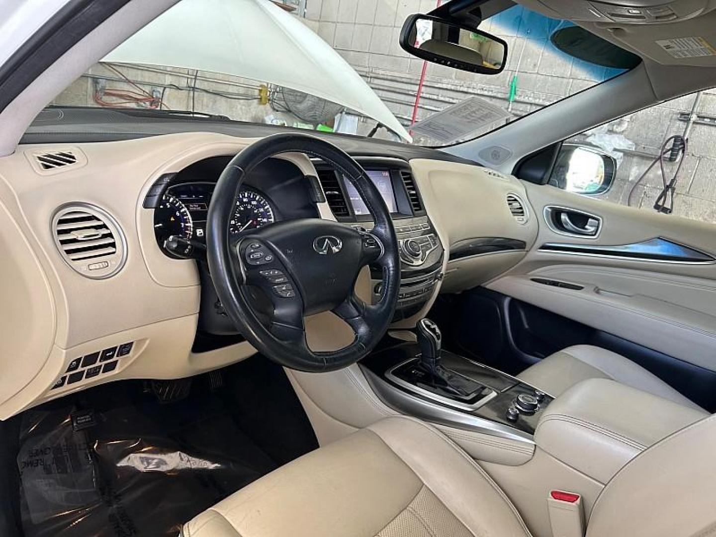2016 WHITE INFINITI QX60 (5N1AL0MN8GC) with an V6 3.5 Liter engine, Auto CVT Manual Spt transmission, located at 412 Auto Vista Drive, Palmdale, CA, 93551, (661) 945-0620, 34.592636, -118.136681 - Photo#13