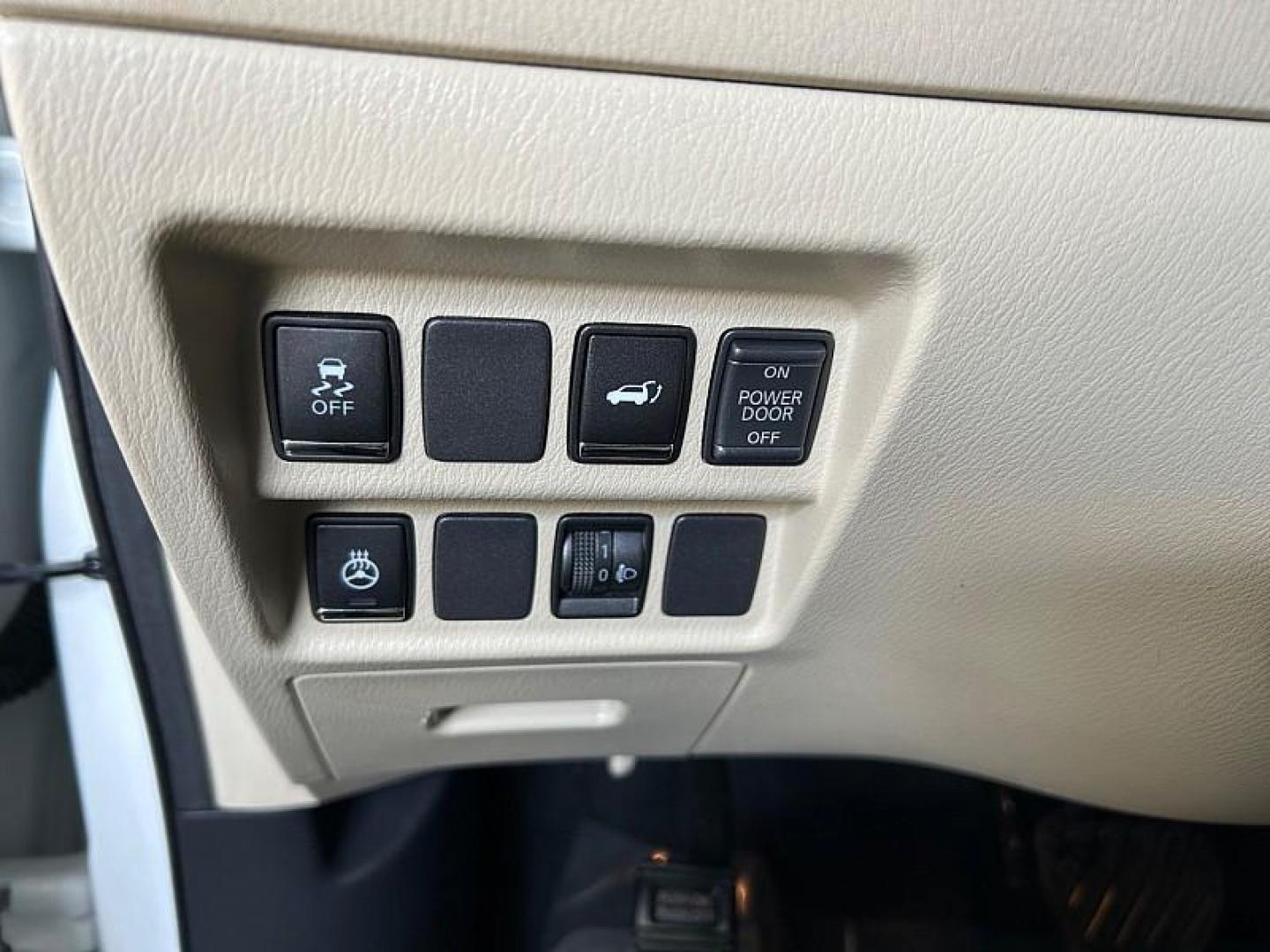 2016 WHITE INFINITI QX60 (5N1AL0MN8GC) with an V6 3.5 Liter engine, Auto CVT Manual Spt transmission, located at 412 Auto Vista Drive, Palmdale, CA, 93551, (661) 945-0620, 34.592636, -118.136681 - Photo#14