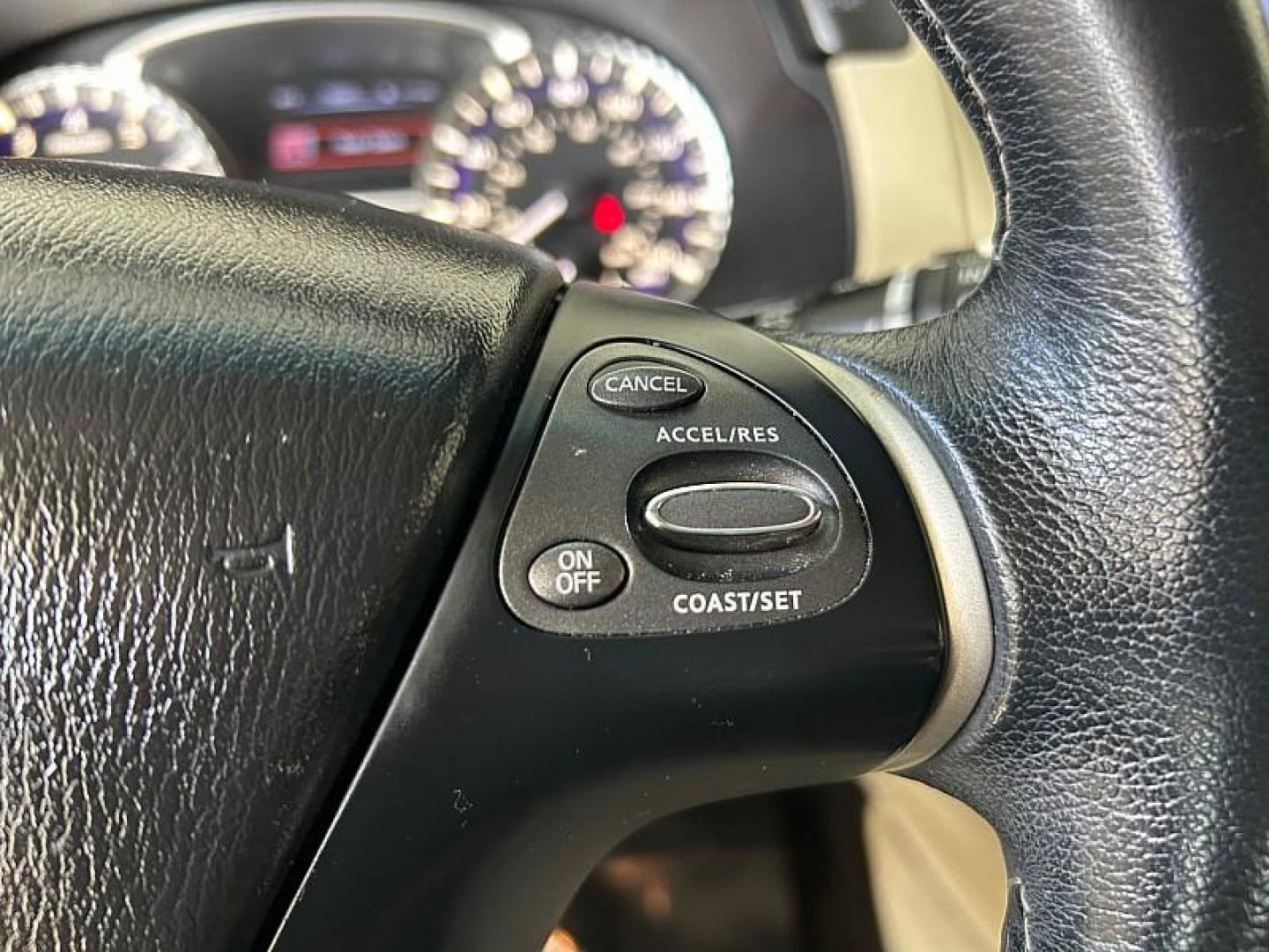 2016 WHITE INFINITI QX60 (5N1AL0MN8GC) with an V6 3.5 Liter engine, Auto CVT Manual Spt transmission, located at 412 Auto Vista Drive, Palmdale, CA, 93551, (661) 945-0620, 34.592636, -118.136681 - Photo#17