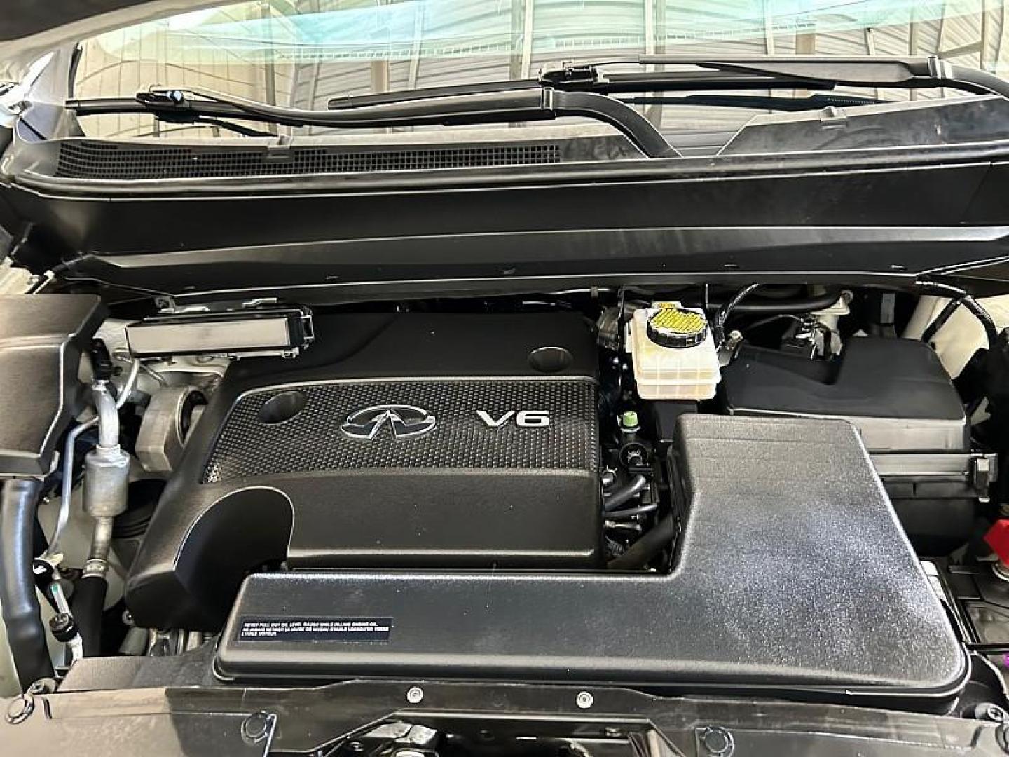 2016 WHITE INFINITI QX60 (5N1AL0MN8GC) with an V6 3.5 Liter engine, Auto CVT Manual Spt transmission, located at 412 Auto Vista Drive, Palmdale, CA, 93551, (661) 945-0620, 34.592636, -118.136681 - Photo#19