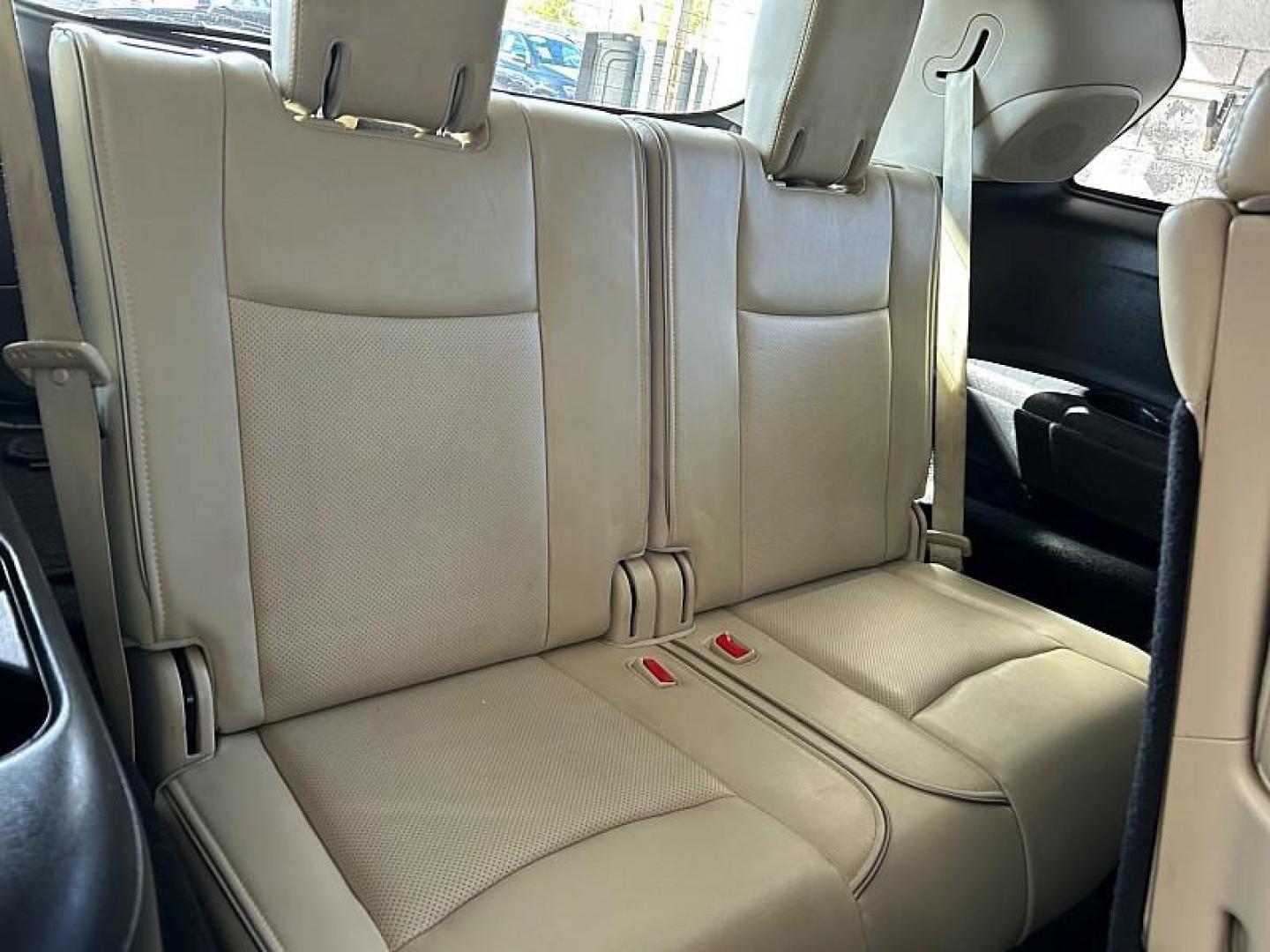 2016 WHITE INFINITI QX60 (5N1AL0MN8GC) with an V6 3.5 Liter engine, Auto CVT Manual Spt transmission, located at 412 Auto Vista Drive, Palmdale, CA, 93551, (661) 945-0620, 34.592636, -118.136681 - Photo#21