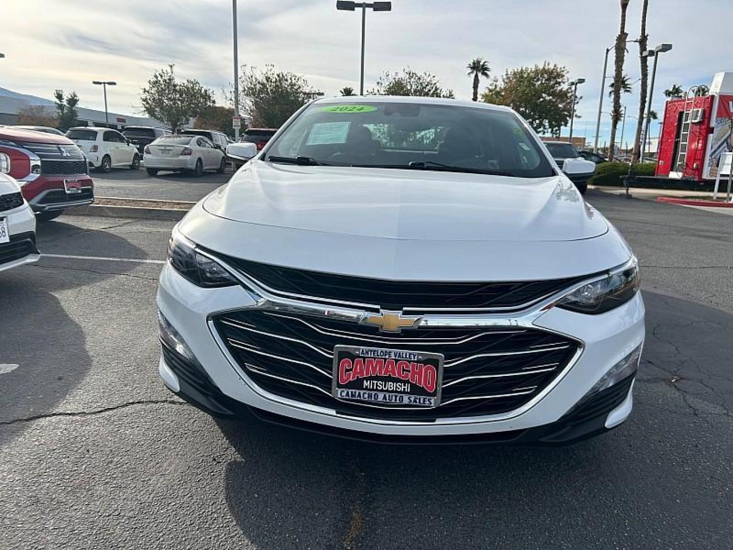 2024 WHITE Nissan Sentra (3N1AB8CVXRY) with an 4-Cyl 2.0 Liter engine, Automatic CVT w/Xtronic transmission, located at 412 Auto Vista Drive, Palmdale, CA, 93551, (661) 945-0620, 34.592636, -118.136681 - Photo#3