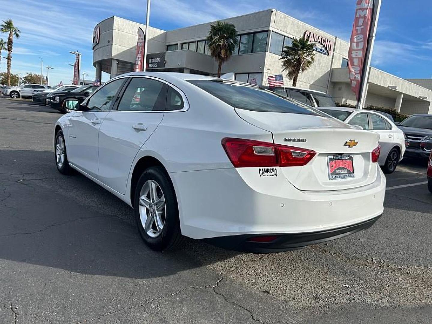 2024 WHITE Nissan Sentra (3N1AB8CVXRY) with an 4-Cyl 2.0 Liter engine, Automatic CVT w/Xtronic transmission, located at 412 Auto Vista Drive, Palmdale, CA, 93551, (661) 945-0620, 34.592636, -118.136681 - Photo#12