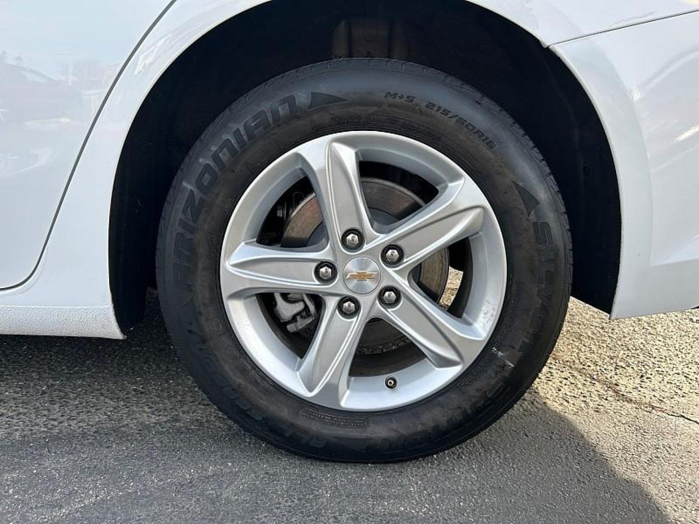2024 WHITE Nissan Sentra (3N1AB8CVXRY) with an 4-Cyl 2.0 Liter engine, Automatic CVT w/Xtronic transmission, located at 412 Auto Vista Drive, Palmdale, CA, 93551, (661) 945-0620, 34.592636, -118.136681 - Photo#39