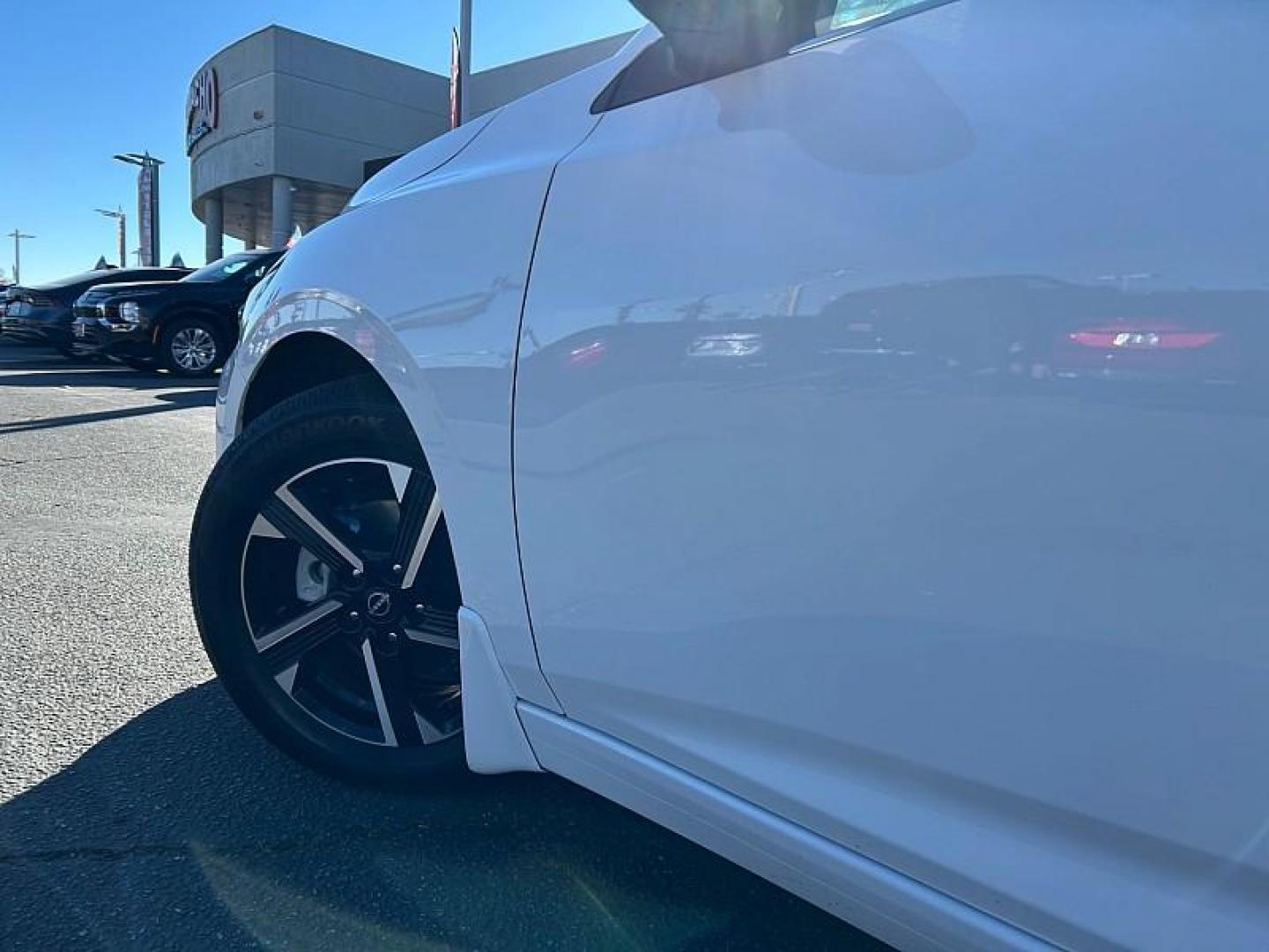 2024 WHITE Nissan Sentra (3N1AB8CVXRY) with an 4-Cyl 2.0 Liter engine, Automatic CVT w/Xtronic transmission, located at 412 Auto Vista Drive, Palmdale, CA, 93551, (661) 945-0620, 34.592636, -118.136681 - Photo#38