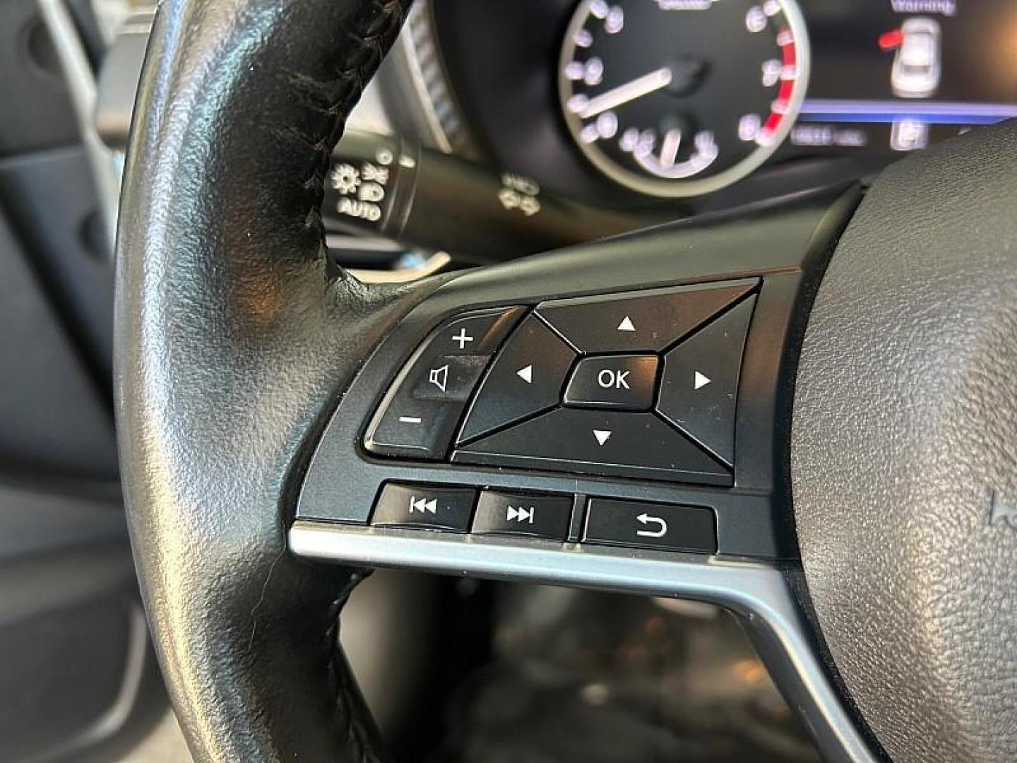 2024 WHITE Nissan Sentra (3N1AB8CVXRY) with an 4-Cyl 2.0 Liter engine, Automatic CVT w/Xtronic transmission, located at 412 Auto Vista Drive, Palmdale, CA, 93551, (661) 945-0620, 34.592636, -118.136681 - Photo#74