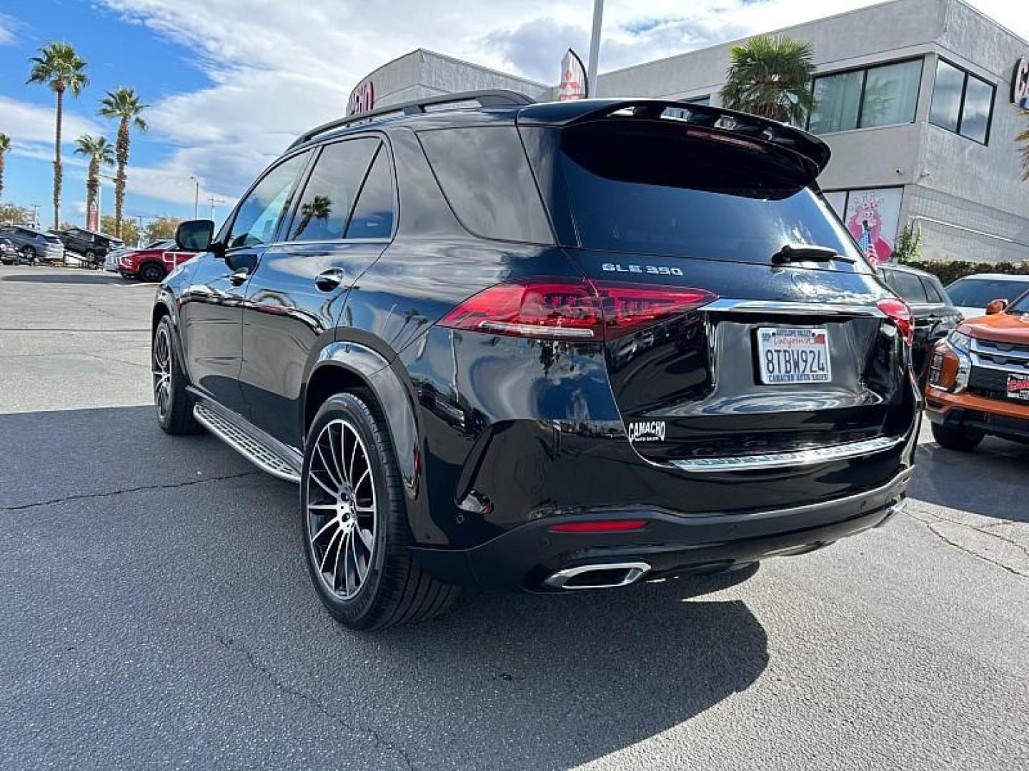 2020 BLACK Mercedes-Benz GLE-Class (4JGFB4JB8LA) with an 4-Cyl Turbo 2.0 Liter engine, Automatic 9-Spd 9G-Tronic transmission, located at 412 Auto Vista Drive, Palmdale, CA, 93551, (661) 945-0620, 34.592636, -118.136681 - Photo#6