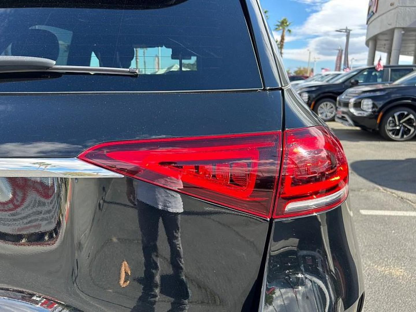 2020 BLACK Mercedes-Benz GLE-Class (4JGFB4JB8LA) with an 4-Cyl Turbo 2.0 Liter engine, Automatic 9-Spd 9G-Tronic transmission, located at 412 Auto Vista Drive, Palmdale, CA, 93551, (661) 945-0620, 34.592636, -118.136681 - Photo#11