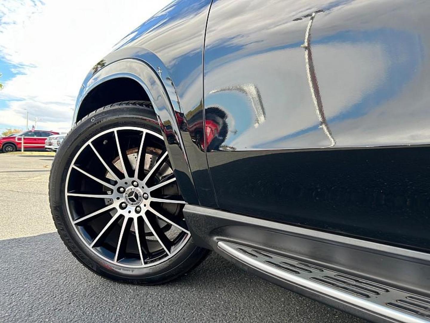 2020 BLACK Mercedes-Benz GLE-Class (4JGFB4JB8LA) with an 4-Cyl Turbo 2.0 Liter engine, Automatic 9-Spd 9G-Tronic transmission, located at 412 Auto Vista Drive, Palmdale, CA, 93551, (661) 945-0620, 34.592636, -118.136681 - Photo#12