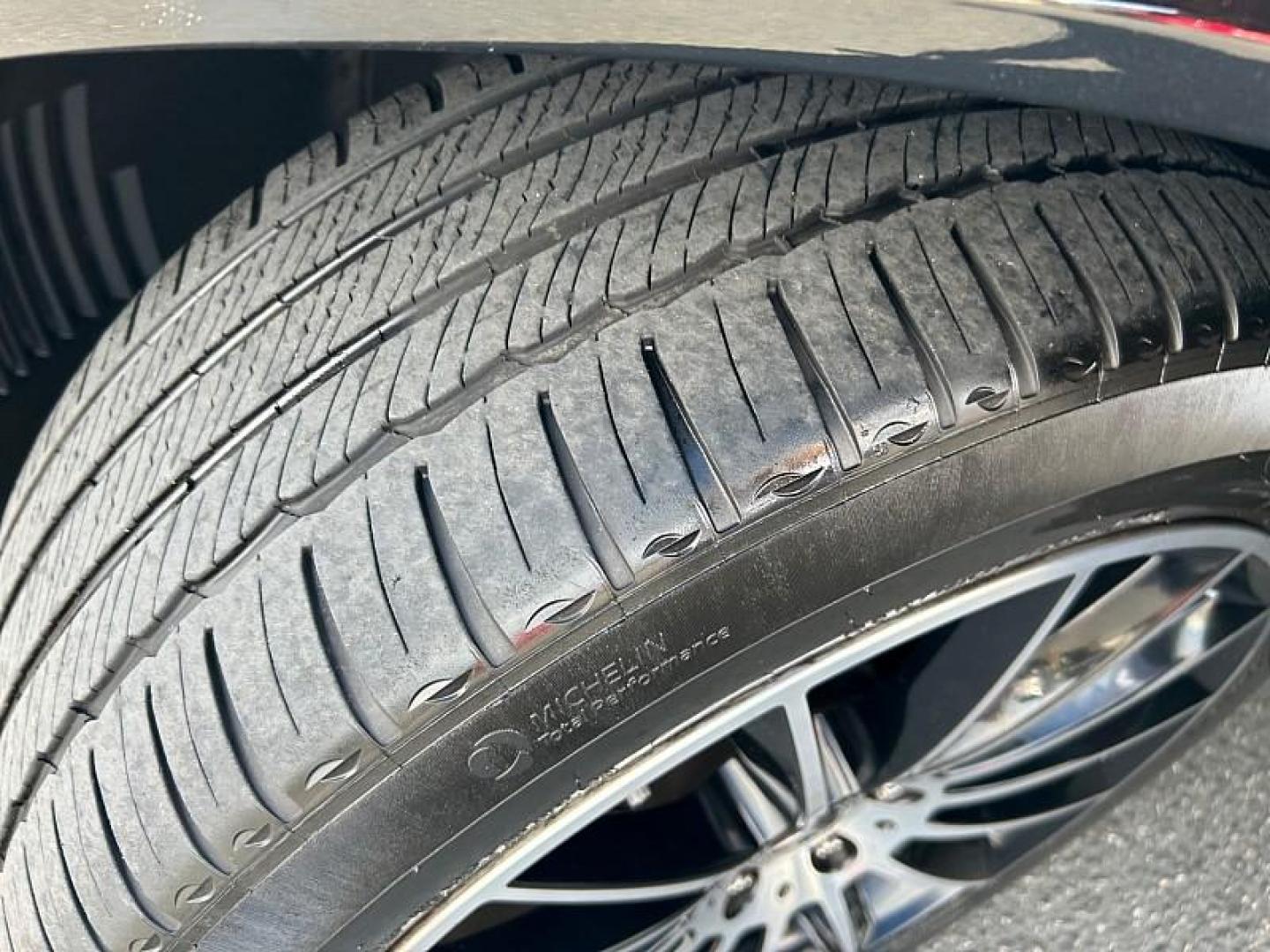 2020 BLACK Mercedes-Benz GLE-Class (4JGFB4JB8LA) with an 4-Cyl Turbo 2.0 Liter engine, Automatic 9-Spd 9G-Tronic transmission, located at 412 Auto Vista Drive, Palmdale, CA, 93551, (661) 945-0620, 34.592636, -118.136681 - Photo#14