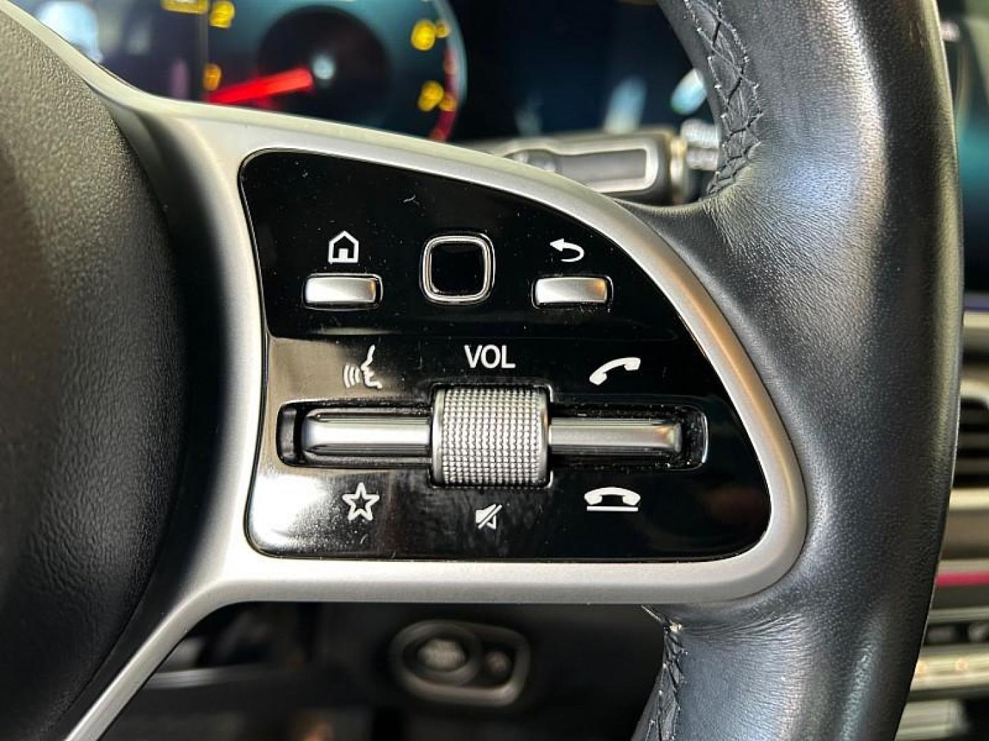 2020 BLACK Mercedes-Benz GLE-Class (4JGFB4JB8LA) with an 4-Cyl Turbo 2.0 Liter engine, Automatic 9-Spd 9G-Tronic transmission, located at 412 Auto Vista Drive, Palmdale, CA, 93551, (661) 945-0620, 34.592636, -118.136681 - Photo#22