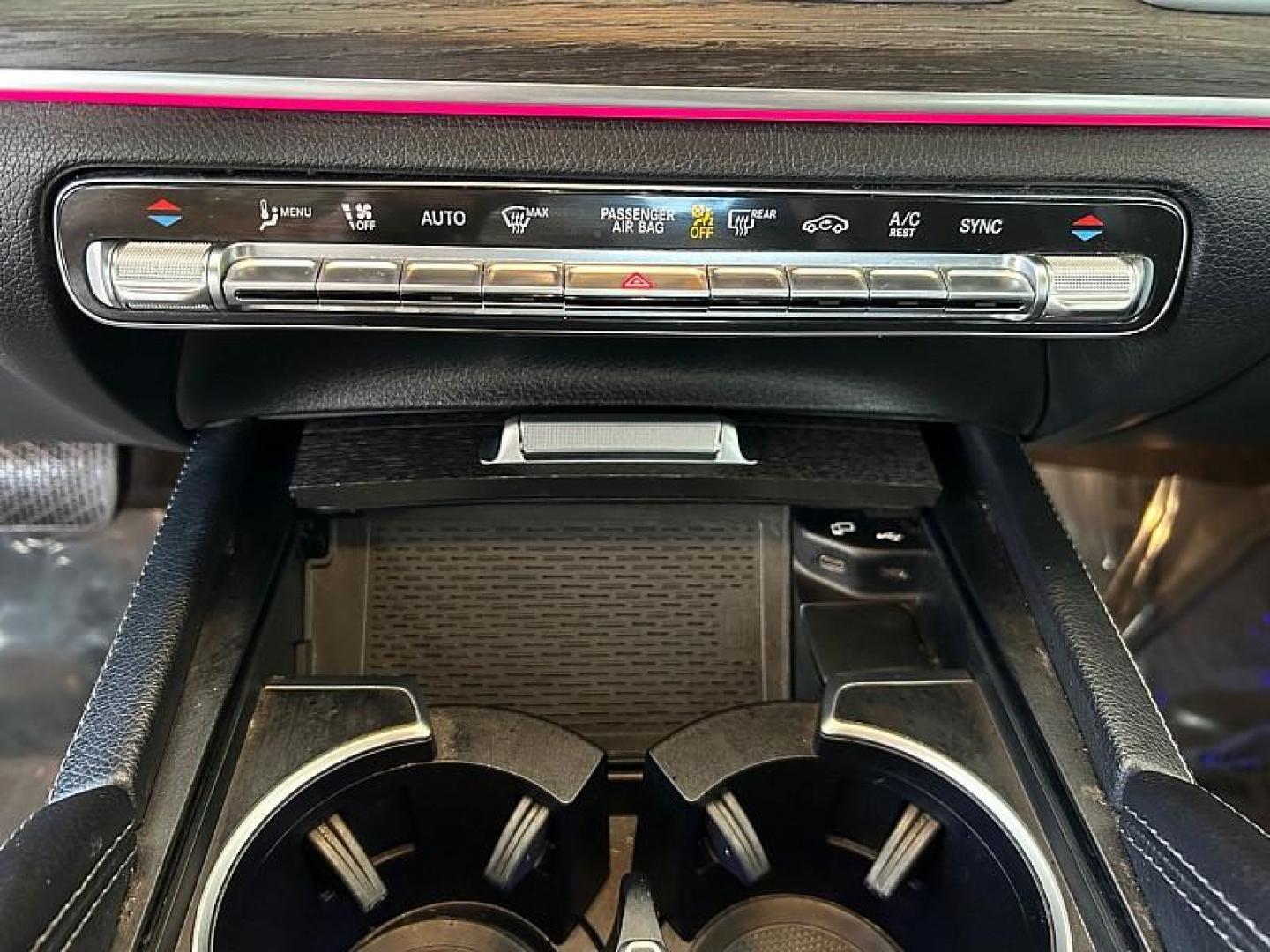 2020 BLACK Mercedes-Benz GLE-Class (4JGFB4JB8LA) with an 4-Cyl Turbo 2.0 Liter engine, Automatic 9-Spd 9G-Tronic transmission, located at 412 Auto Vista Drive, Palmdale, CA, 93551, (661) 945-0620, 34.592636, -118.136681 - Photo#27