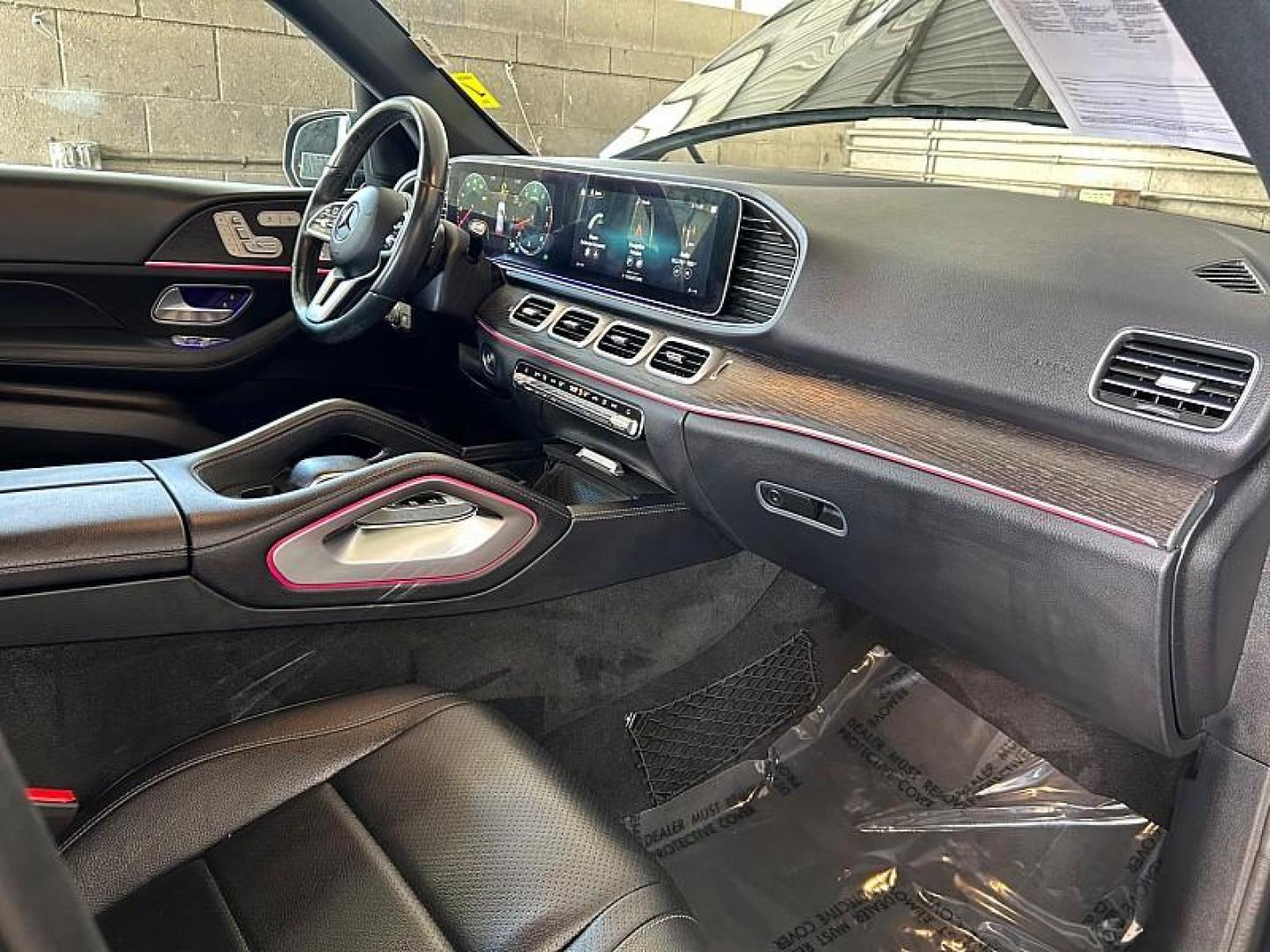 2020 BLACK Mercedes-Benz GLE-Class (4JGFB4JB8LA) with an 4-Cyl Turbo 2.0 Liter engine, Automatic 9-Spd 9G-Tronic transmission, located at 412 Auto Vista Drive, Palmdale, CA, 93551, (661) 945-0620, 34.592636, -118.136681 - Photo#29