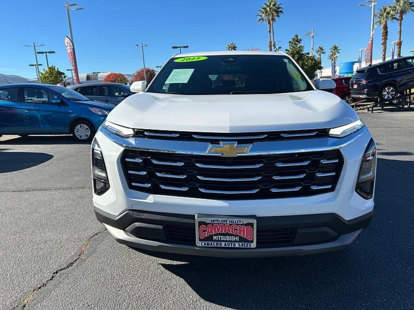 2025 WHITE Chevrolet Equinox (3GNAXHEG8SL) with an 4-Cyl Turbo 1.5 Liter engine, Automatic CVT transmission, located at 412 Auto Vista Drive, Palmdale, CA, 93551, (661) 945-0620, 34.592636, -118.136681 - Photo#2