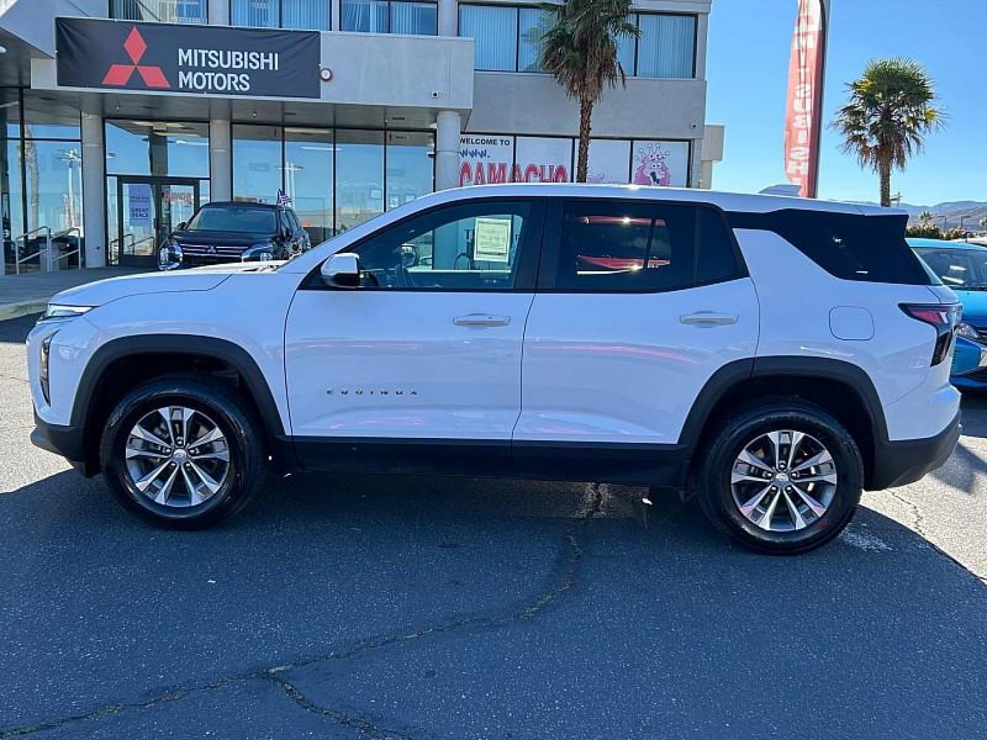 2025 WHITE Chevrolet Equinox (3GNAXHEG8SL) with an 4-Cyl Turbo 1.5 Liter engine, Automatic CVT transmission, located at 412 Auto Vista Drive, Palmdale, CA, 93551, (661) 945-0620, 34.592636, -118.136681 - Photo#6