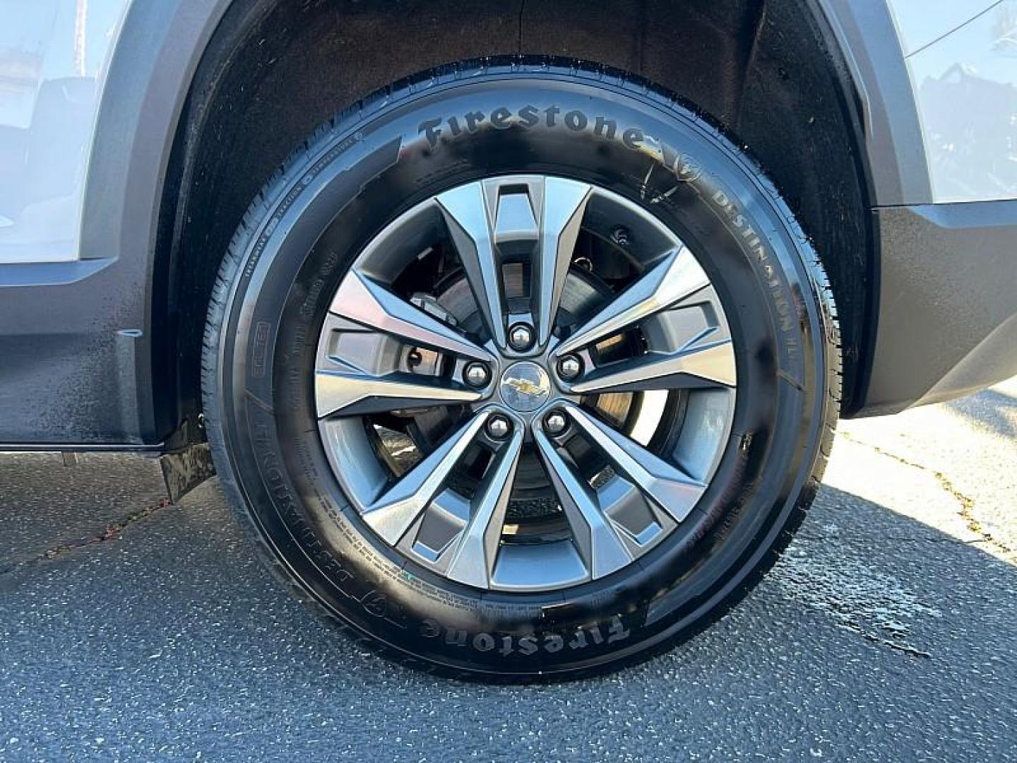 2025 WHITE Chevrolet Equinox (3GNAXHEG8SL) with an 4-Cyl Turbo 1.5 Liter engine, Automatic CVT transmission, located at 412 Auto Vista Drive, Palmdale, CA, 93551, (661) 945-0620, 34.592636, -118.136681 - Photo#12