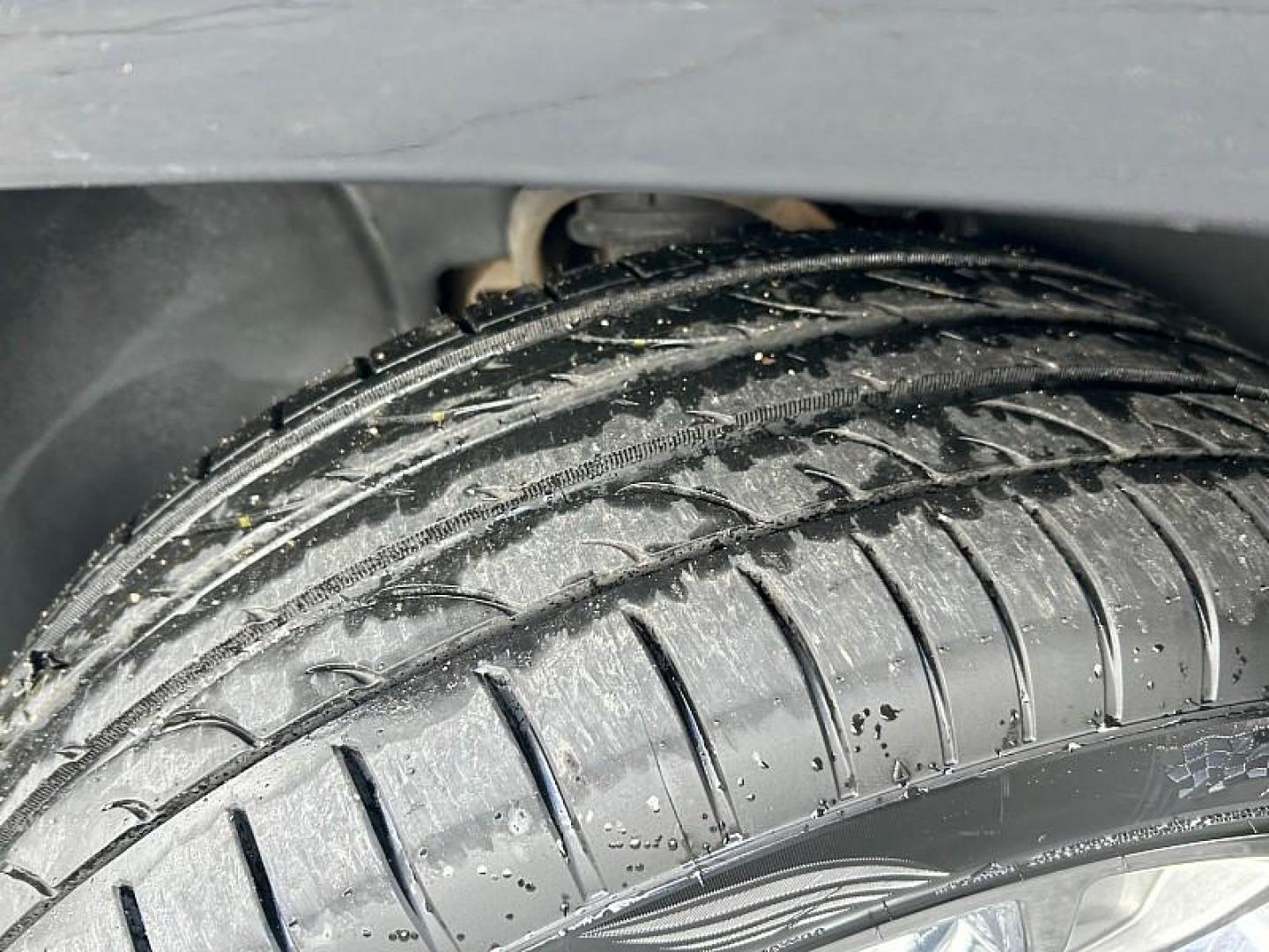 2018 BLACK GMC Yukon (1GKS1CKJ1JR) with an V8 EcoTec3 6.2 Liter engine, Automatic 10-Spd w/Overdrive transmission, located at 412 Auto Vista Drive, Palmdale, CA, 93551, (661) 945-0620, 34.592636, -118.136681 - Photo#14