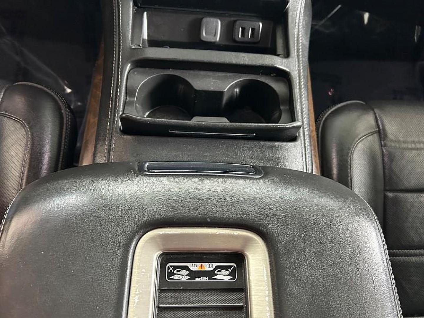 2018 BLACK GMC Yukon (1GKS1CKJ1JR) with an V8 EcoTec3 6.2 Liter engine, Automatic 10-Spd w/Overdrive transmission, located at 412 Auto Vista Drive, Palmdale, CA, 93551, (661) 945-0620, 34.592636, -118.136681 - Photo#23